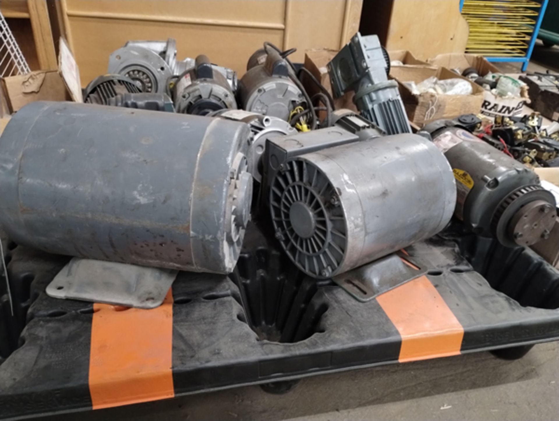 SKID OF MISC MOTORS AS SHOWN - Image 6 of 11