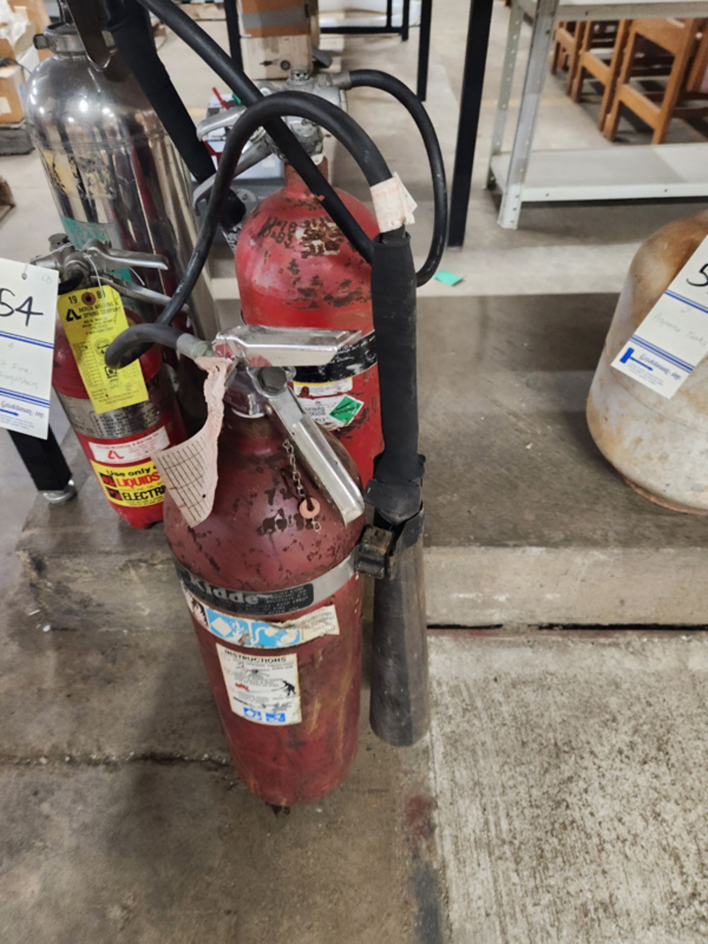 4 VINTAGE FIRE EXTINGUISHERS - Image 5 of 5