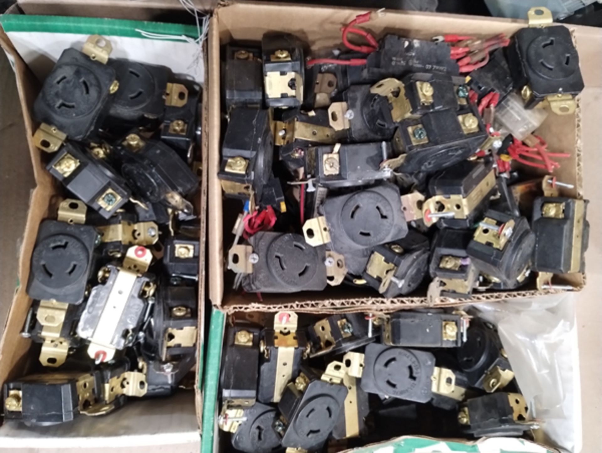 LOT OF RECEPTACLES - Image 3 of 9