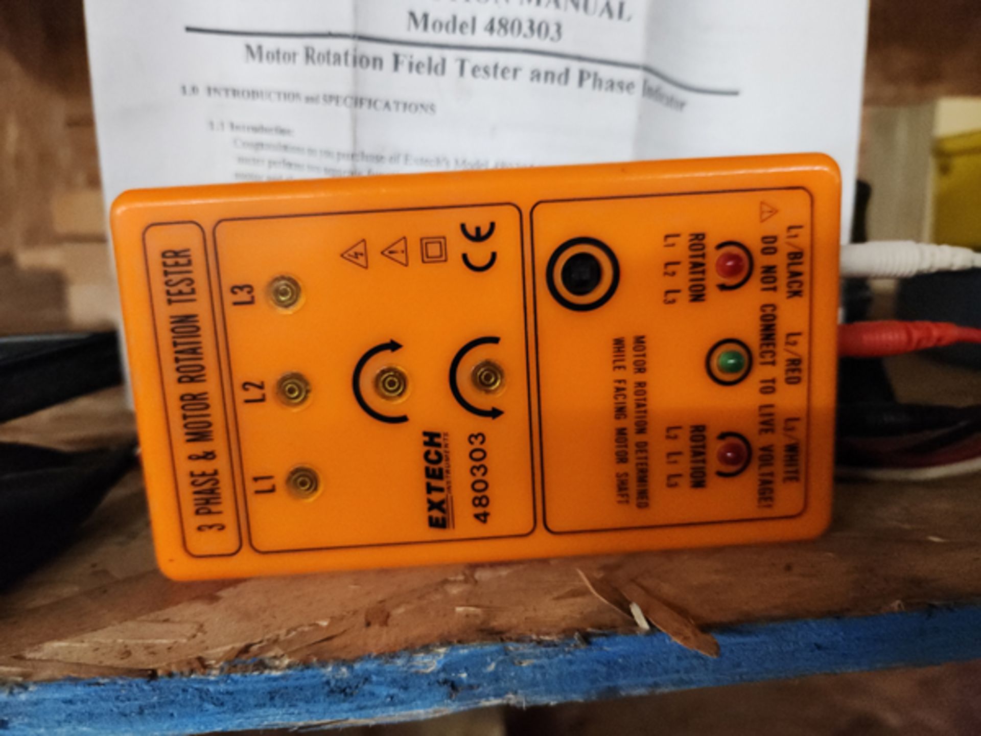 EXTECH 3 PHASE AND MOTOR ROTATION TESTER - MODEL 480303 - Image 2 of 3