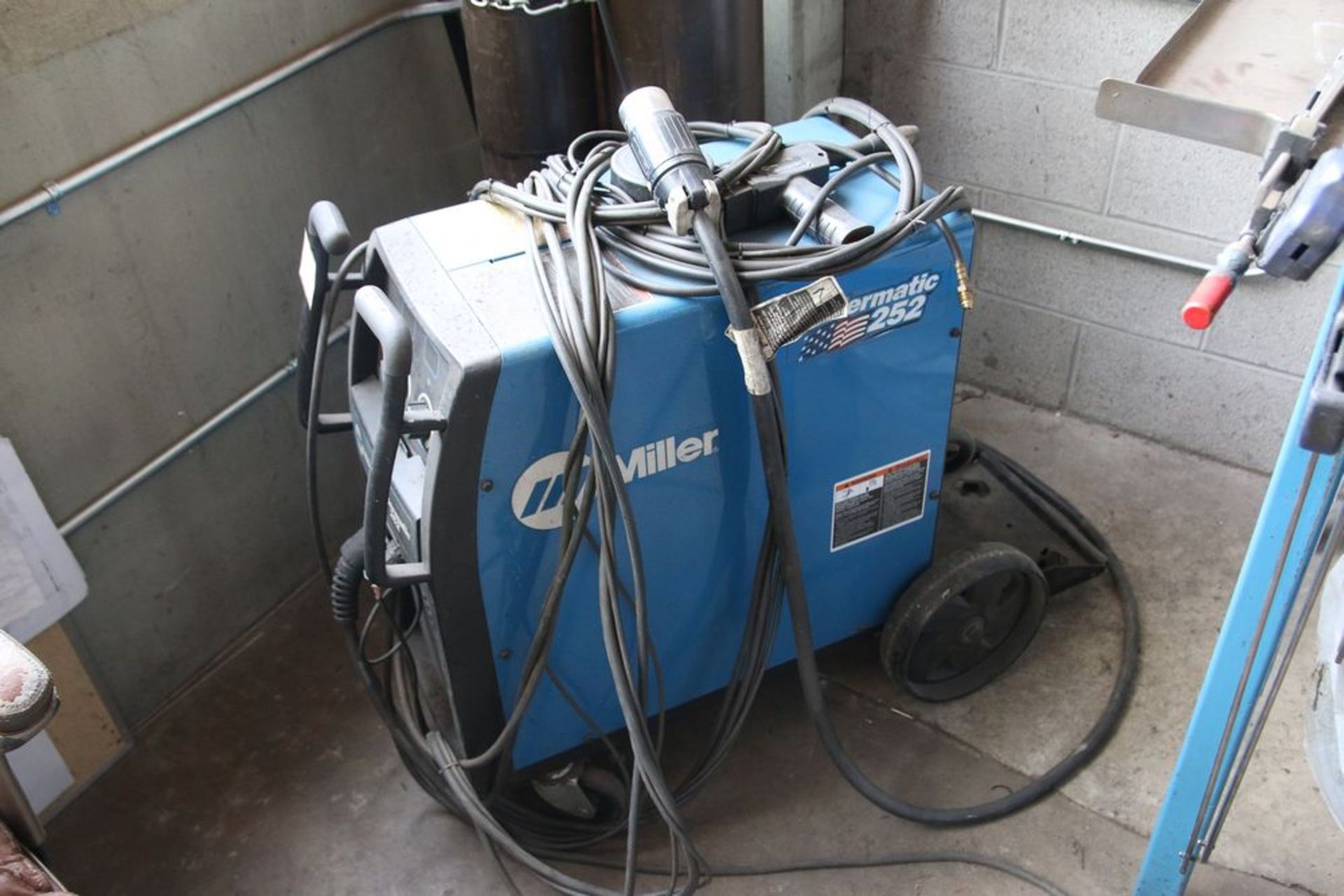 Miller Millermatic 252 Tig Welder - Image 2 of 3