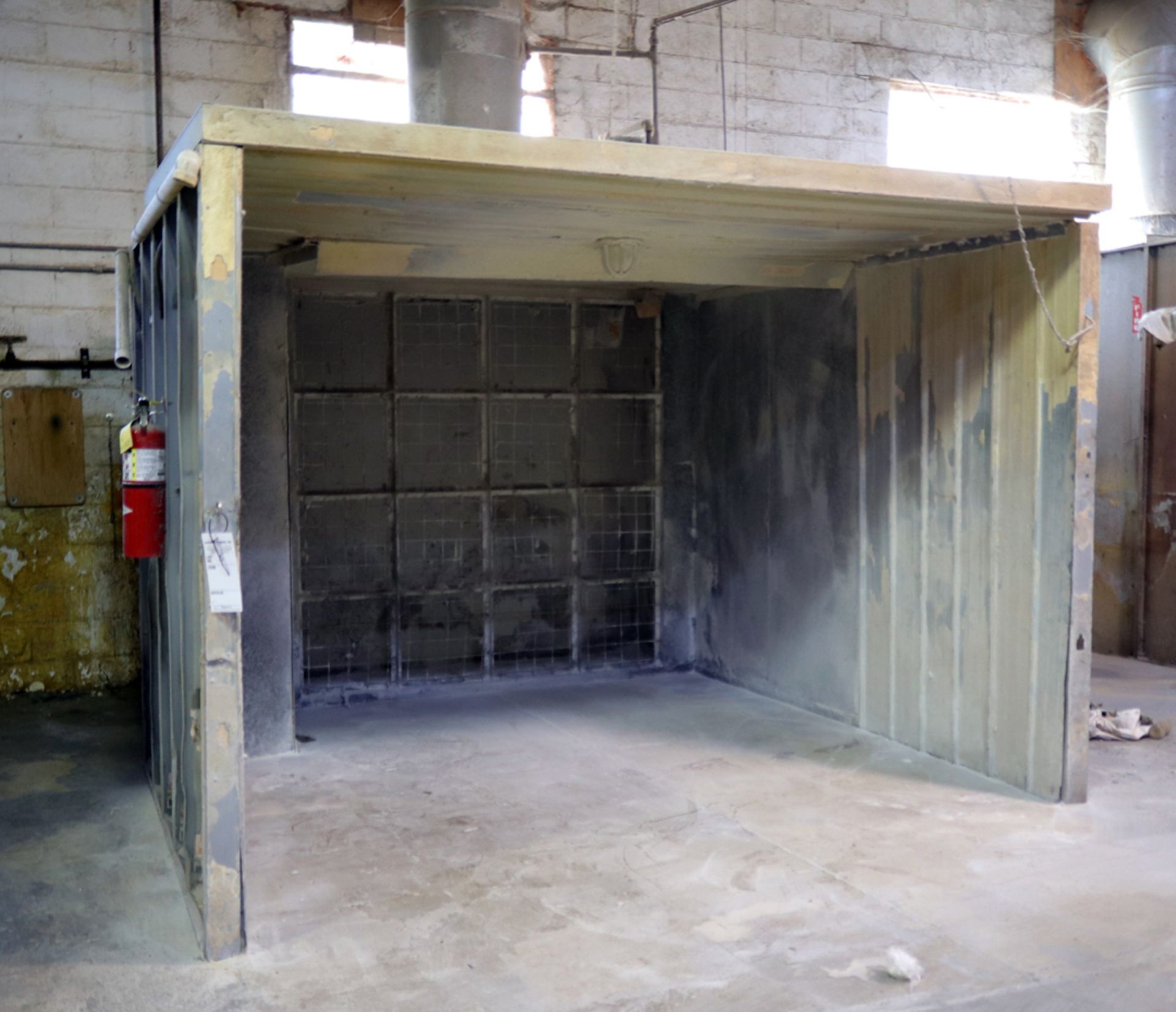 INDIVIDUAL PAINT BOOTH W/ EXHAUST MOTOR, 10'X8