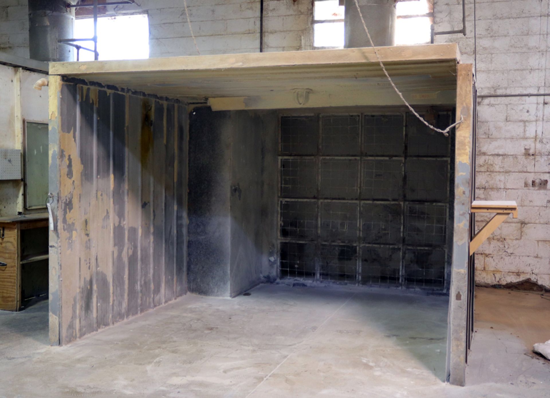 INDIVIDUAL PAINT BOOTH W/ EXHAUST MOTOR, 10'X8 - Image 2 of 3