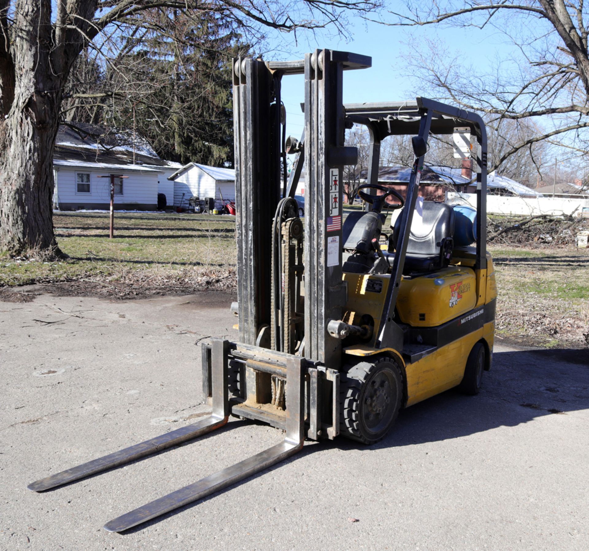 MITSUBISHI MODEL FG25YK 4000 LB LP GAS FORK LIFT, SIDE SHIFT, 3-STAGE MAST, 48" FORKS, 7500 HOURS