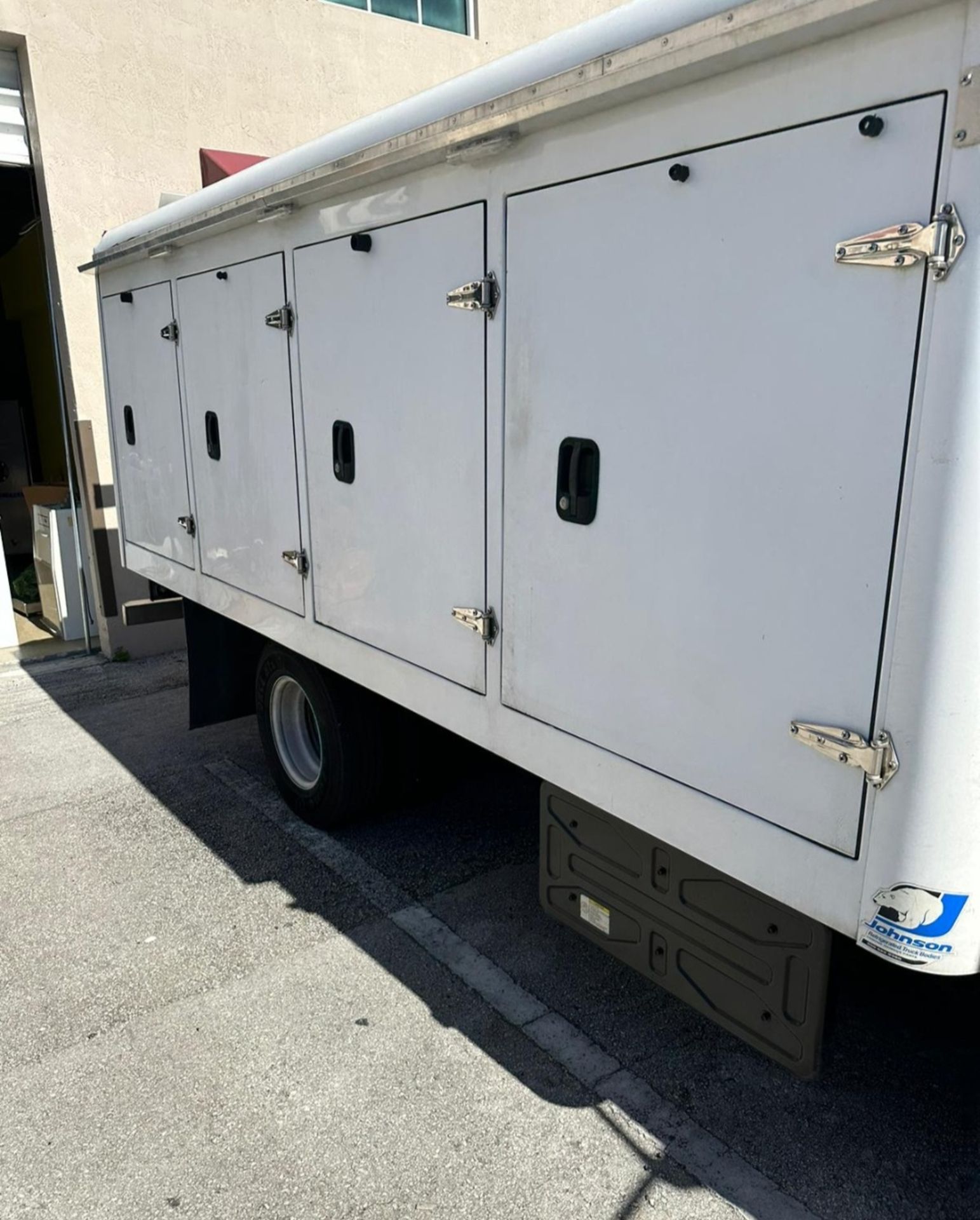 2013 Isuzu NPR Diesel Automatic, Includes: Johnson Refrigeration Body with Cold Plate System - Image 2 of 13