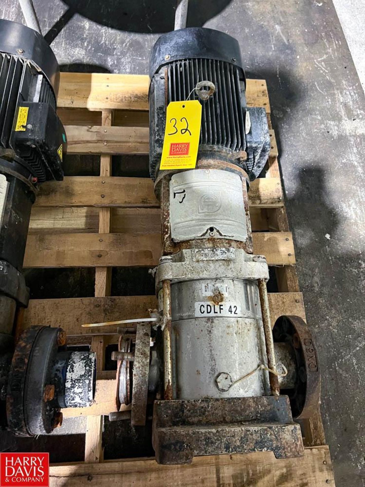 Vertical Pump with Motor and Casters (Location: New Orleans, LA) (Subject to Confirmation)