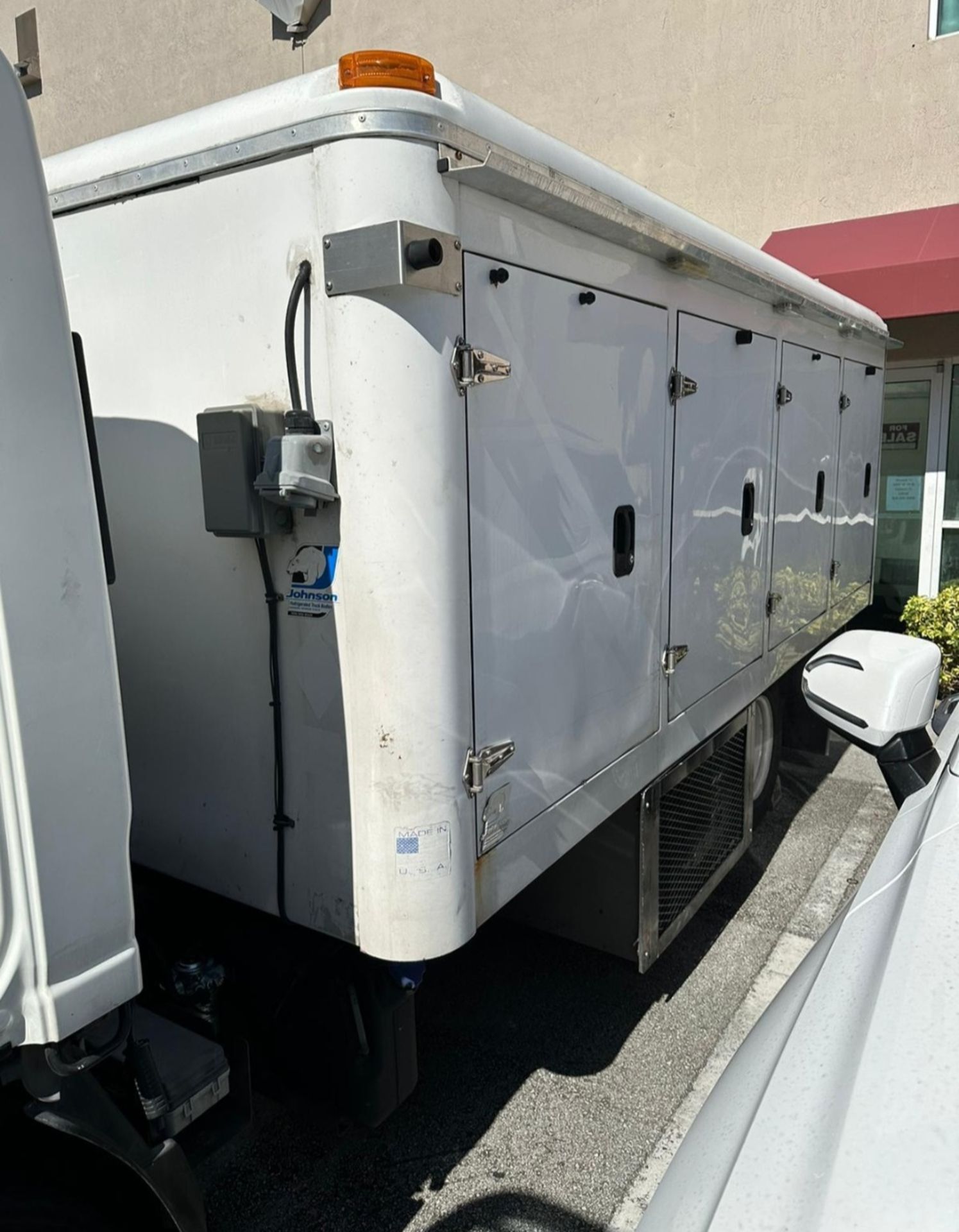 2013 Isuzu NPR Diesel Automatic, Includes: Johnson Refrigeration Body with Cold Plate System - Image 4 of 13
