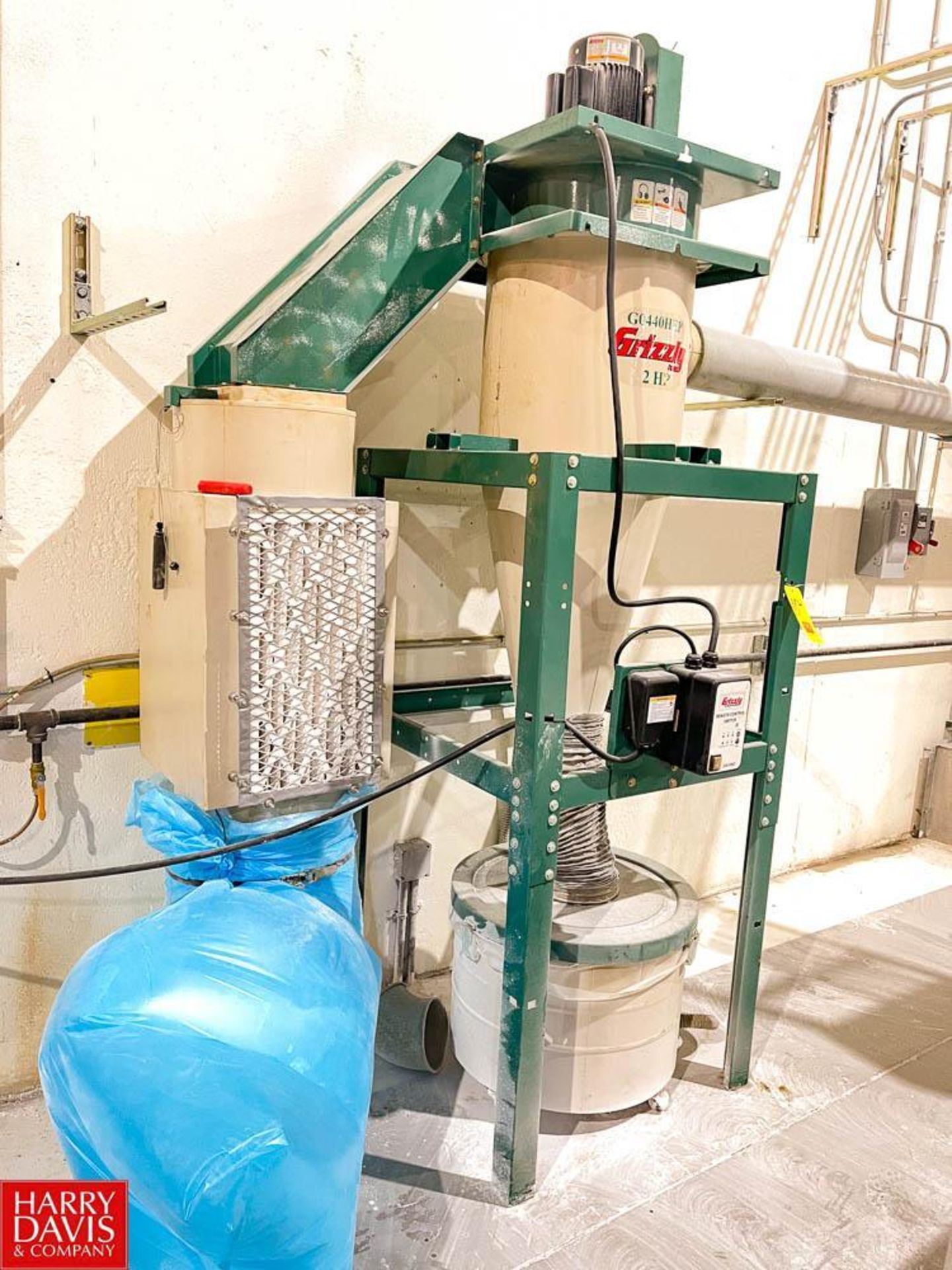 Grizzly 2 HP Dust Collector, Model: G0440HEP - Rigging Fee: $125