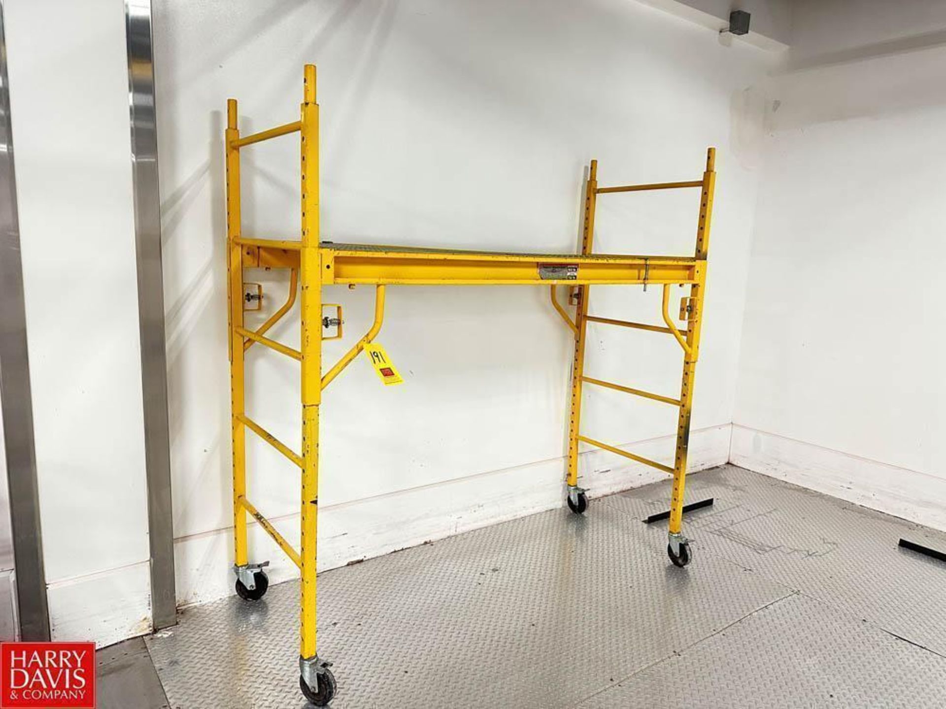 Haul-Master 900 LB Capacity Single Stage Heavy Duty Scaffold - Rigging Fee: $35 - Image 2 of 2