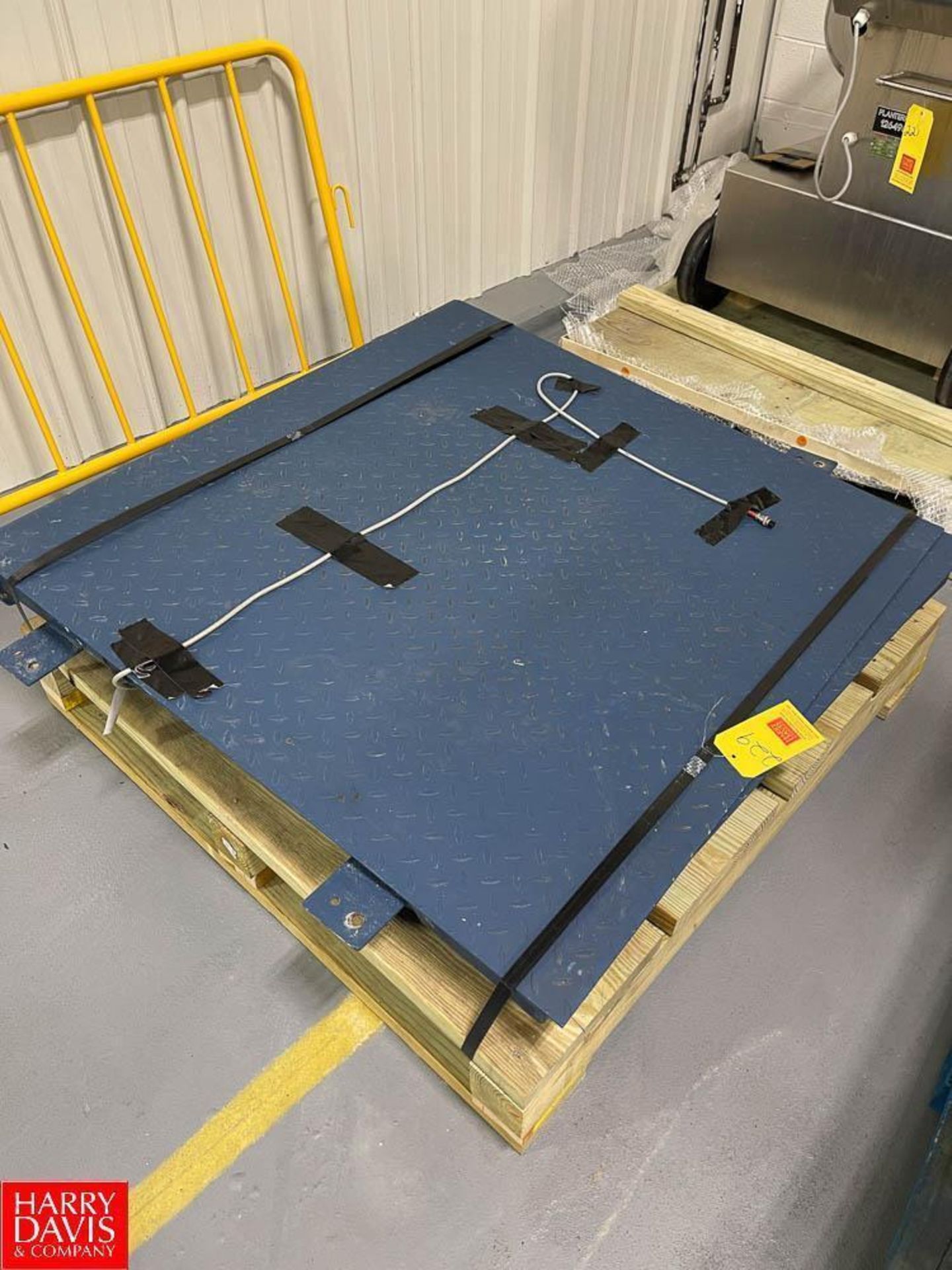 Floor Scale with Ramp 5,000 LB Capacity