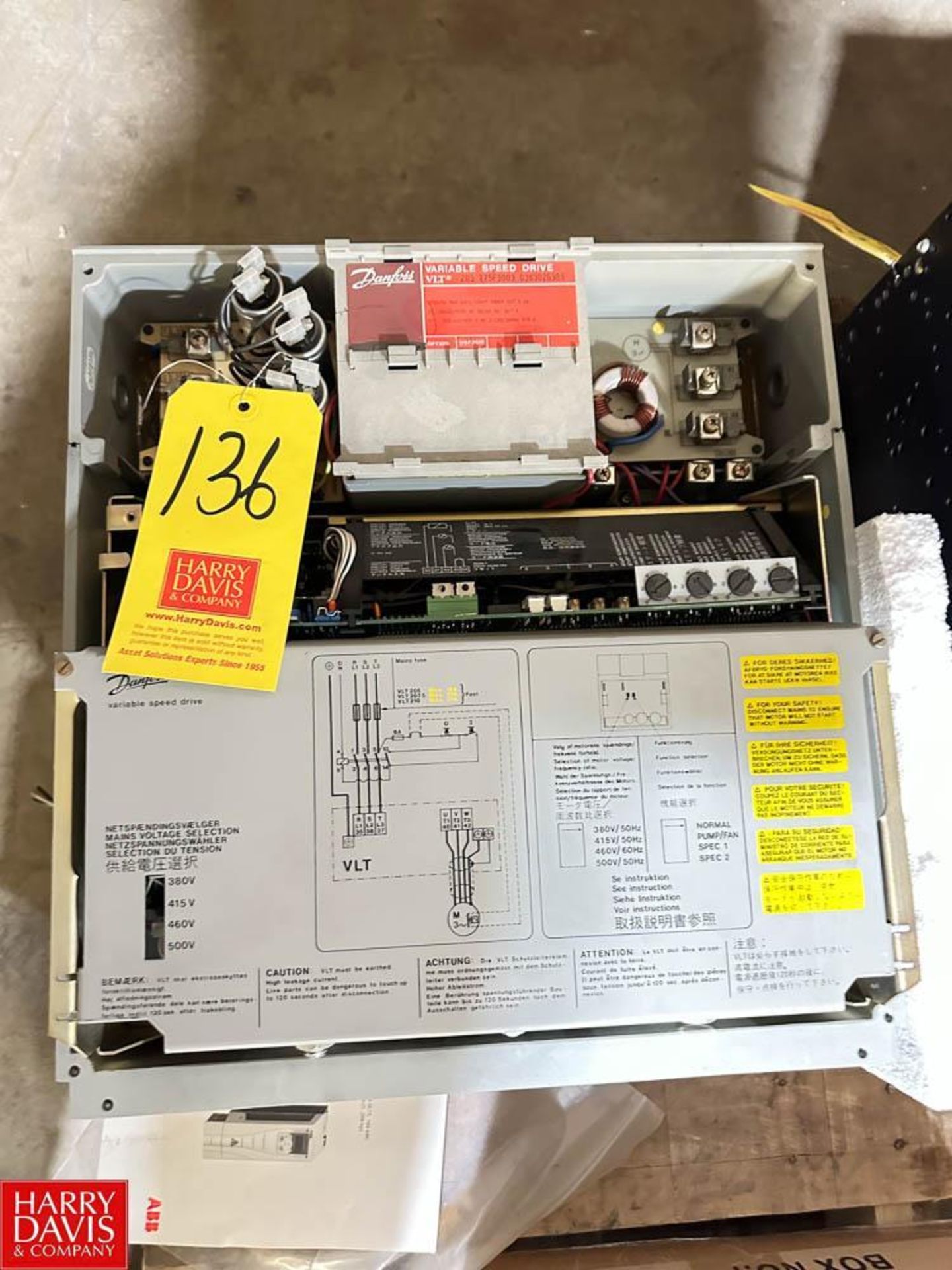 Danfoss Variable-Frequency Drive Type: VLT, Model: 205-175F3003-03302G389