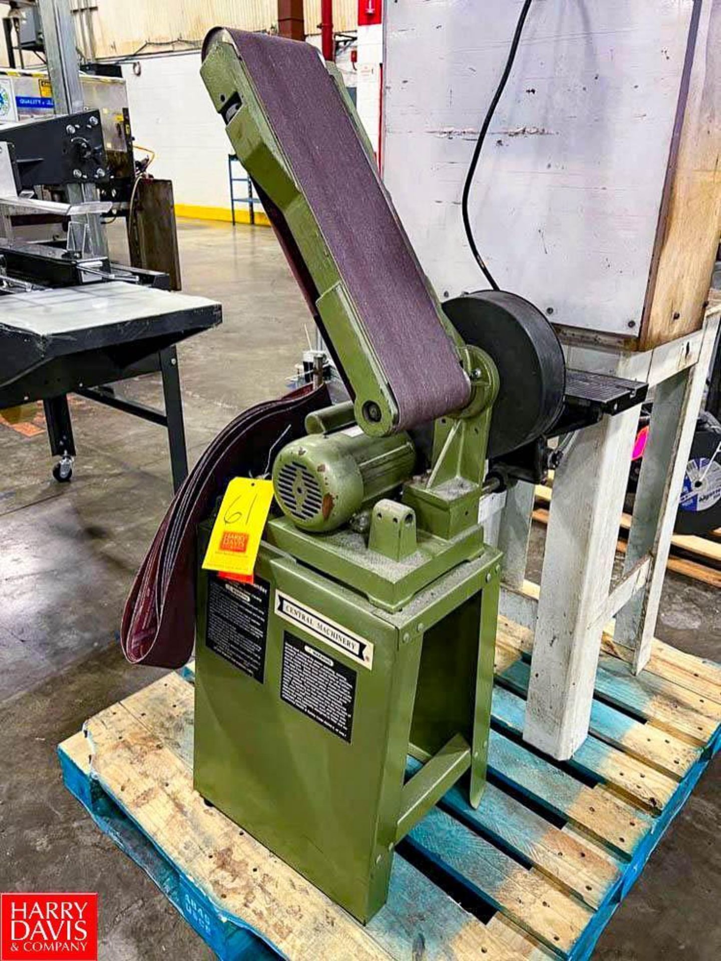 Central Machinery Belt/Disc Sander with (5) NEW Belts - Rigging Fee: $75