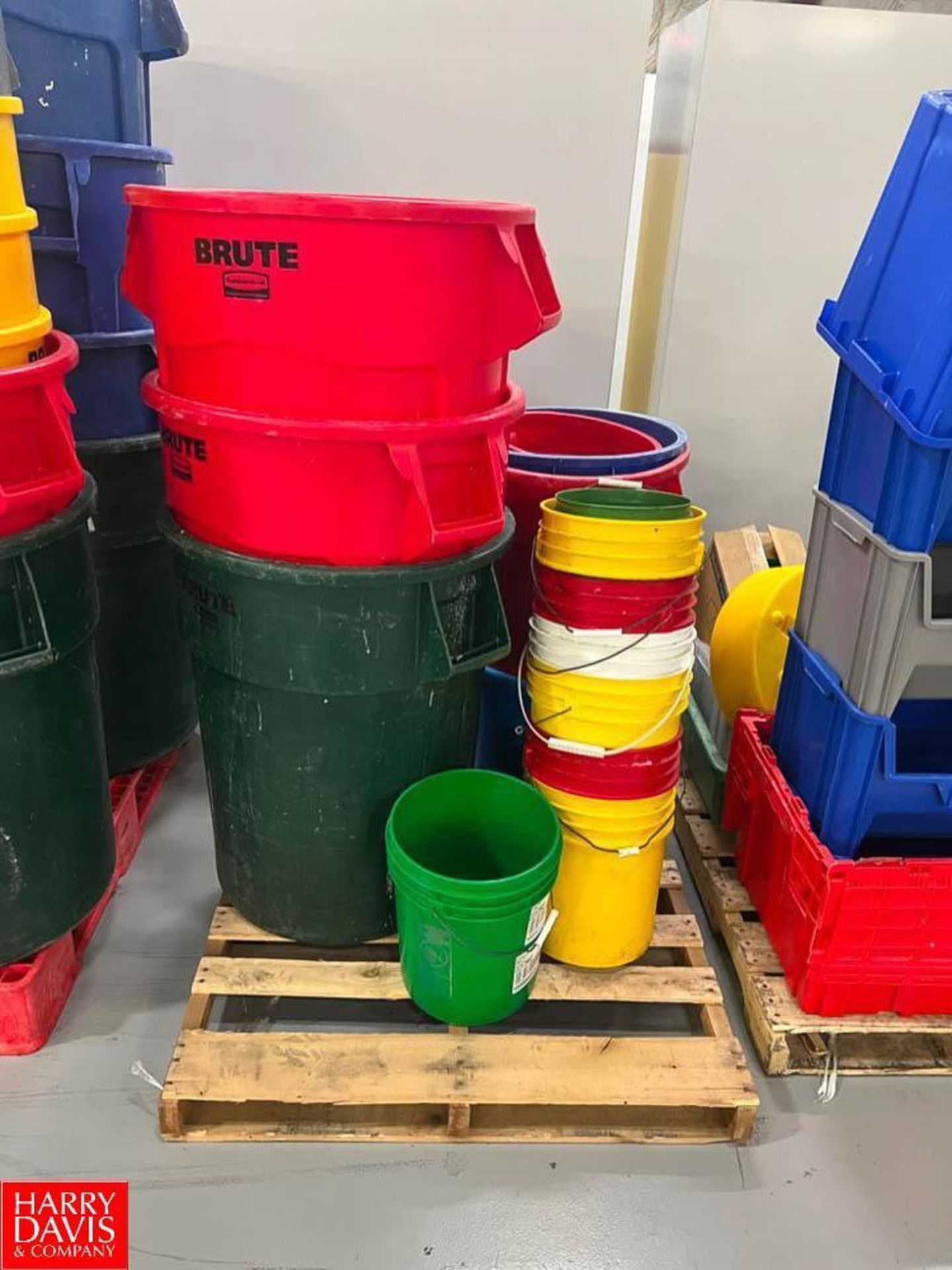 Assorted Trash Cans, Mops and Buckets, Brooms, Dust Pans, 5 Gallon Buckets, Recycling and Storage Bi - Image 9 of 15