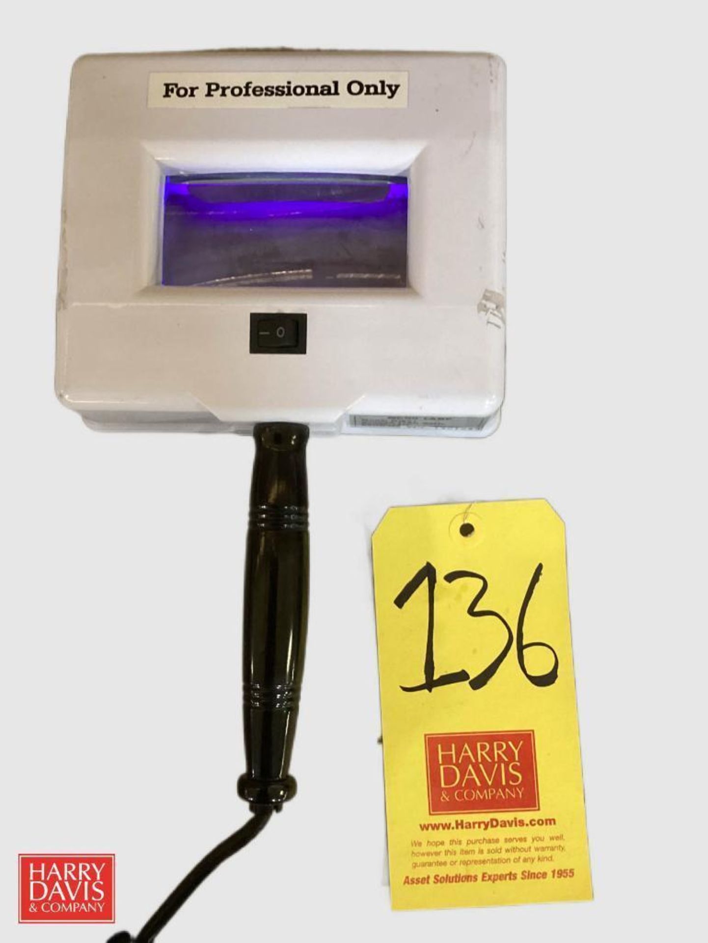 (2) D-221 Wood's Lamp / Handheld UV Light
