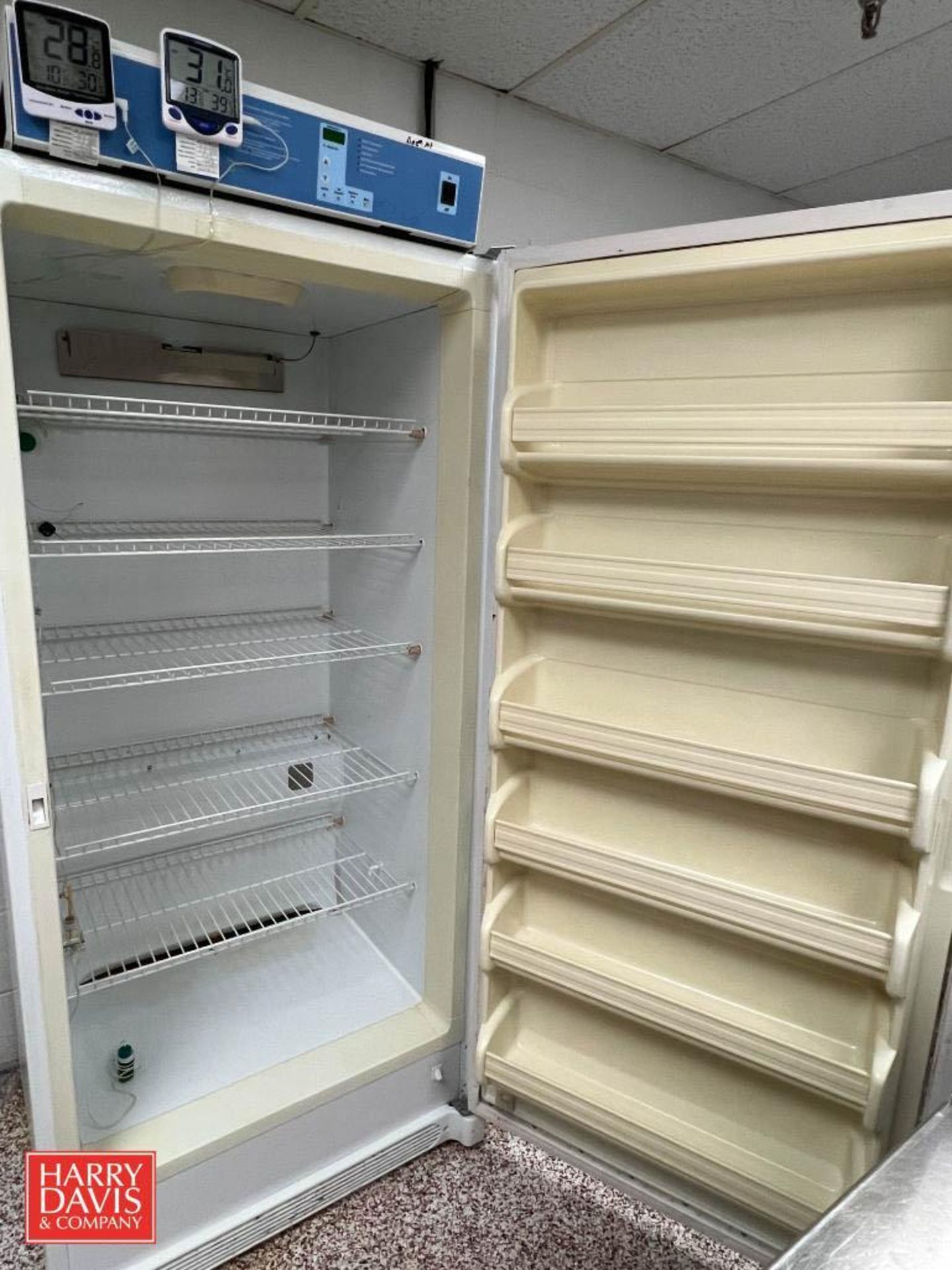 Thermo Scientific Precision Refrigerated Incubator, Model: 3721, S/N: 128938-2702 - Image 2 of 3