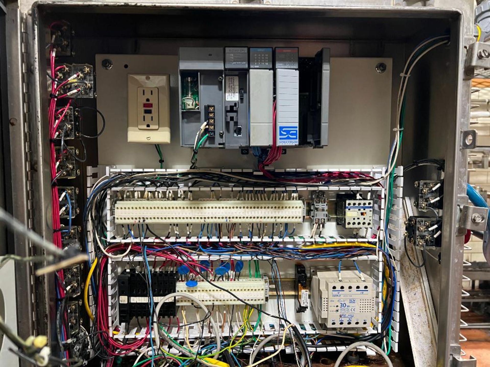 Cannon Equipment S/S Dual-Case Stacker with Allen-Bradley SLC 5/01 CPU with (2) I/O Cards - Image 5 of 6