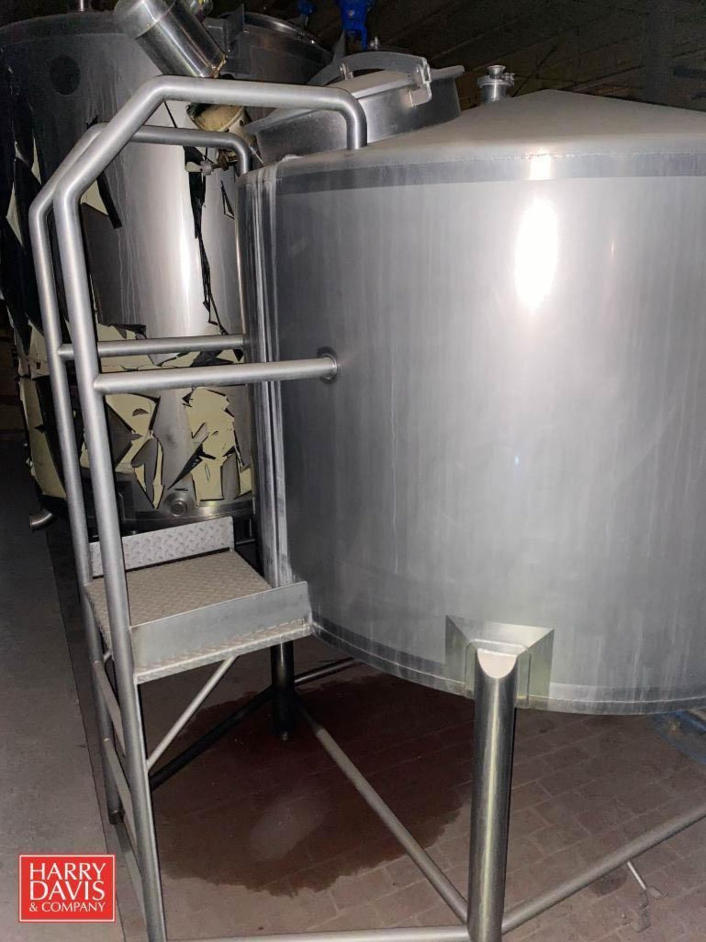 800 Gallon S/S Single Shell Tank .5 HP Mixer with Top Manway (Location: Tulare, CA) - Image 5 of 9