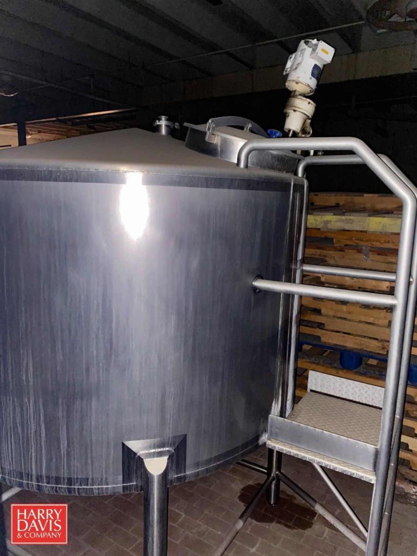 800 Gallon S/S Single Shell Tank .5 HP Mixer with Top Manway (Location: Tulare, CA) - Image 6 of 9