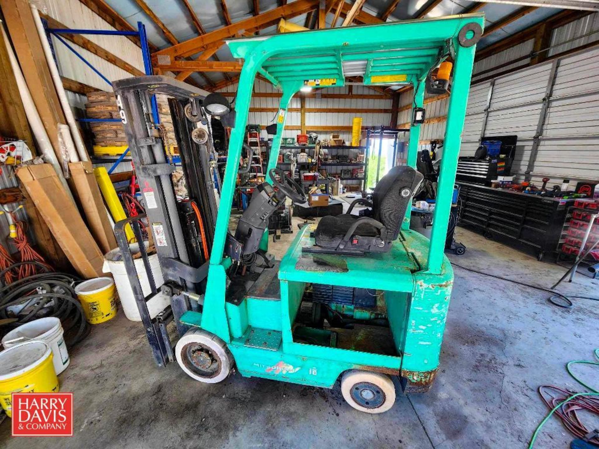 Mitsubishi 2,650 LB Capacity Sit-down Forklift, Model: 2FBC18, S/N: A2BC1-60149 - Rigging Fee: $350 - Image 2 of 14