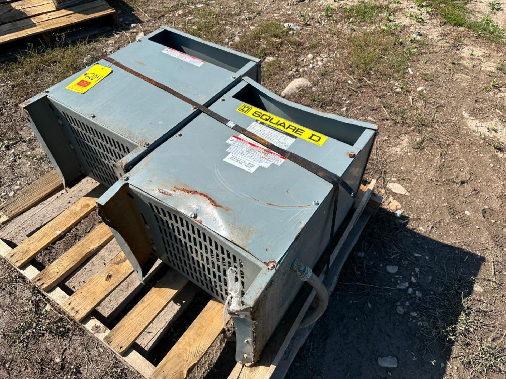 (2) Square D 3-Phase Transformers, Model: EE15T3008H - Rigging Fee: $35 - Image 4 of 4