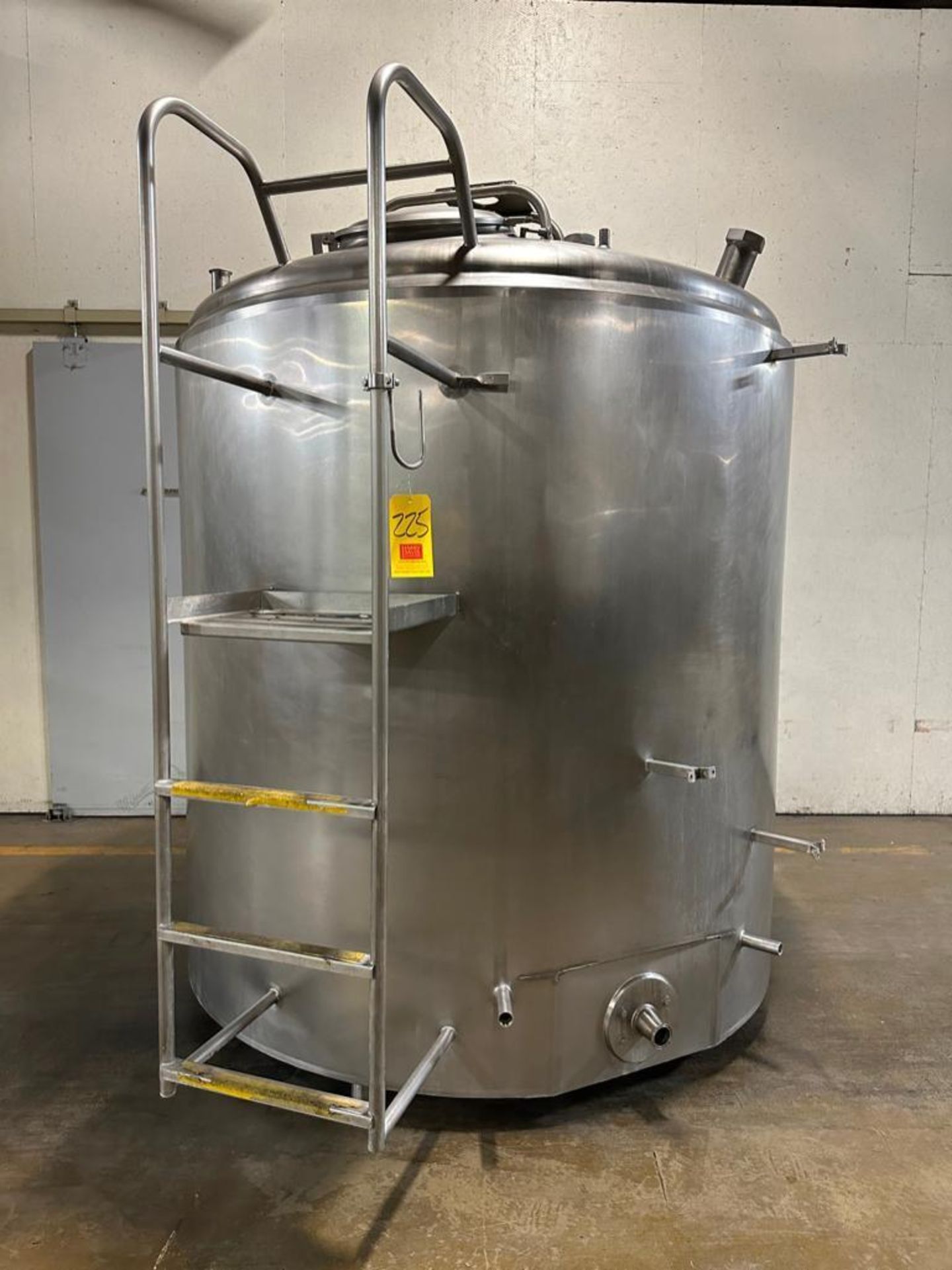 1,000 Gallon Jacketed S/S Processor with Vertical Agitation - Rigging Fee: Contact HDC