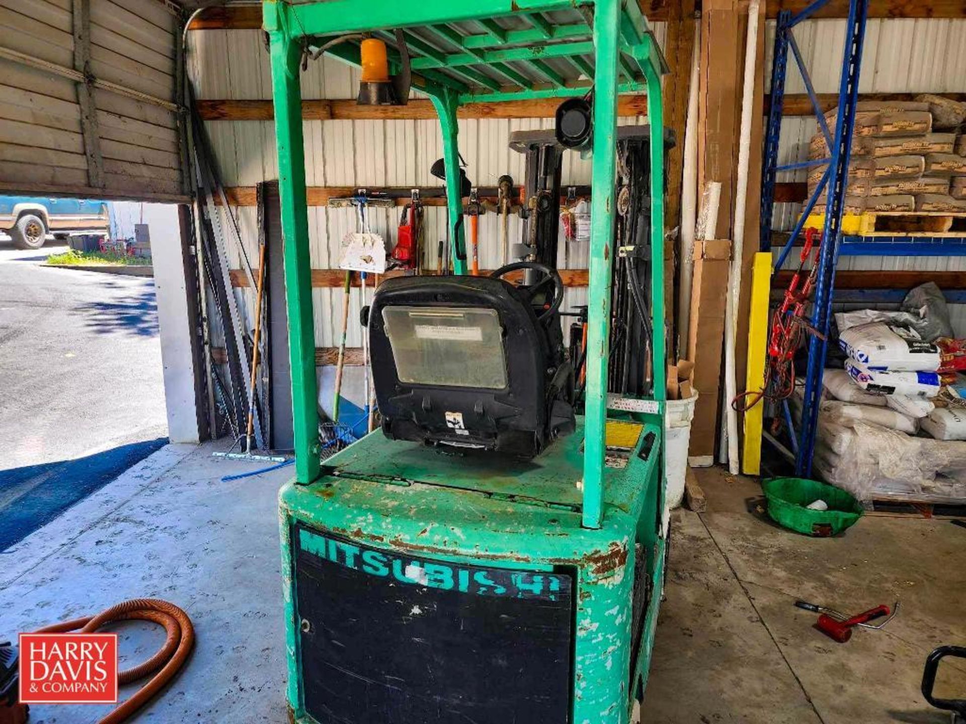 Mitsubishi 2,650 LB Capacity Sit-down Forklift, Model: 2FBC18, S/N: A2BC1-60149 - Rigging Fee: $350 - Image 3 of 14