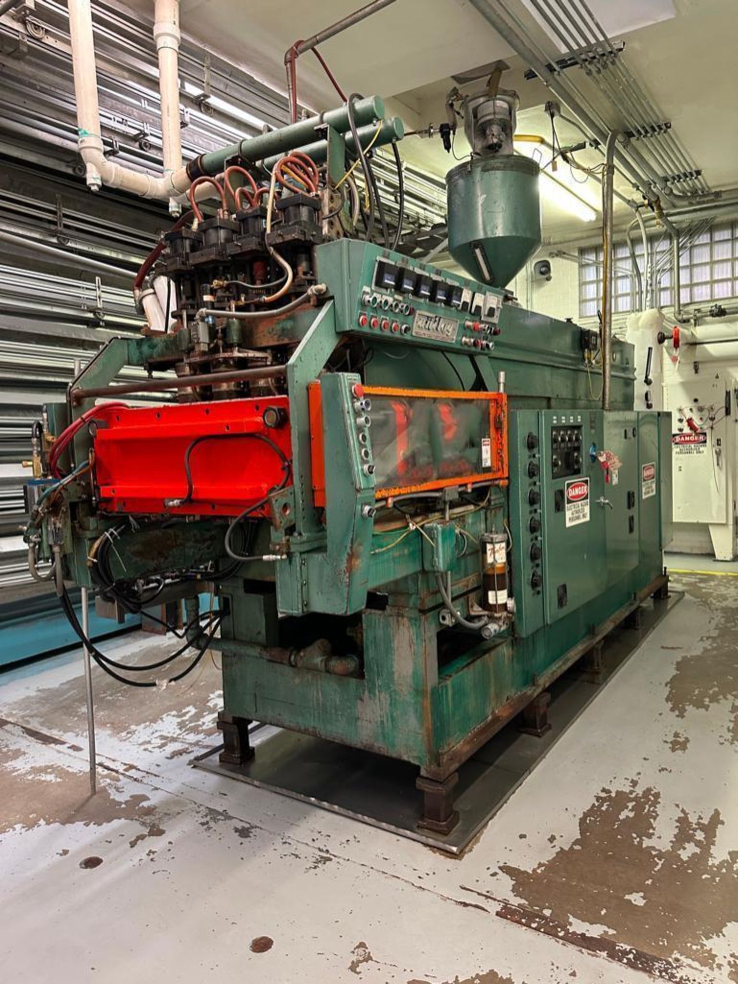 Uniloy Gallon 4-Across Blow Molder, Model: 350RZ (23,262 Hours) - Rigging Fee: $5,000