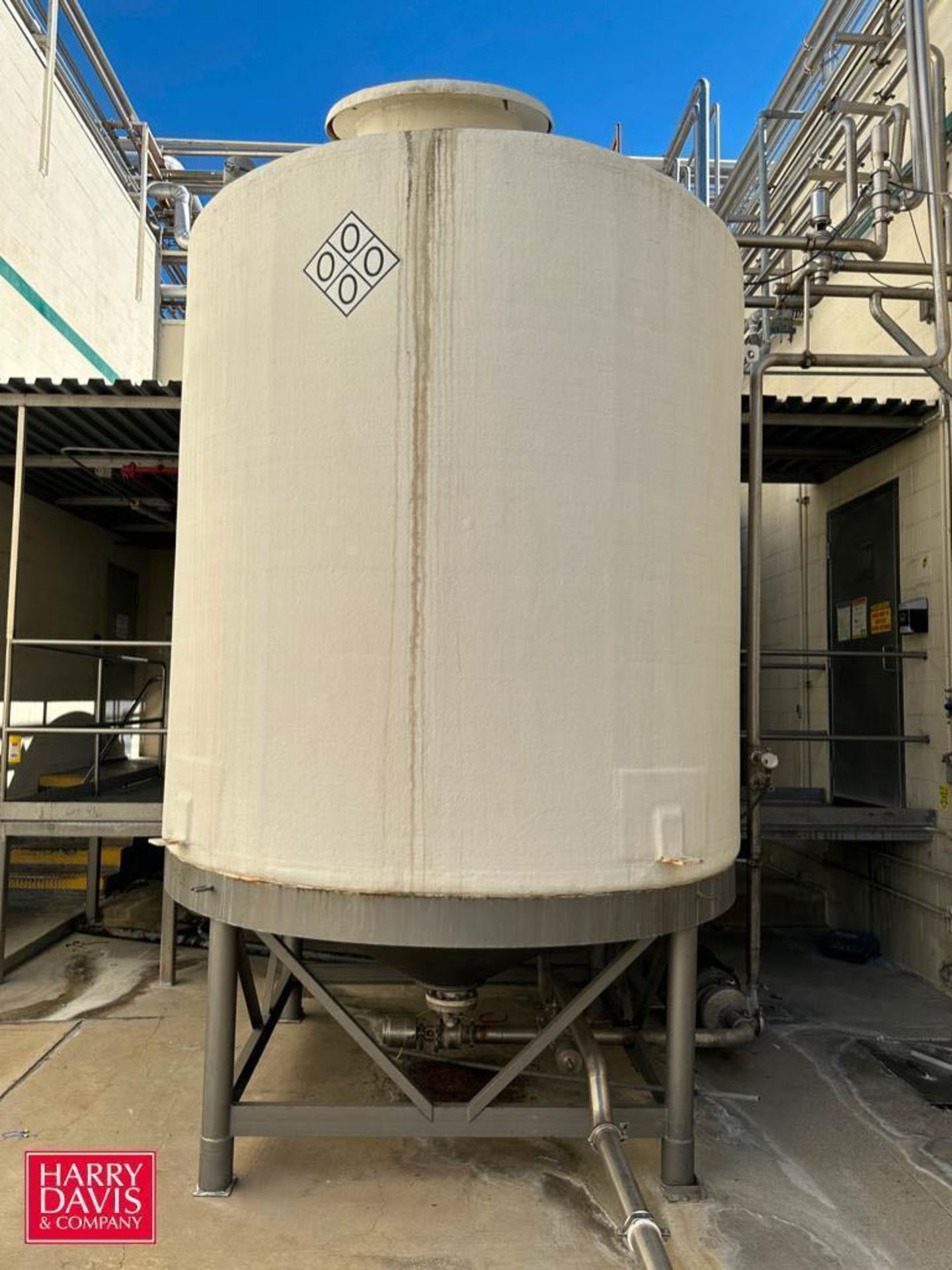 3,000 Gallon Insulated Tank with Stand - Rigging Fee: $2,000