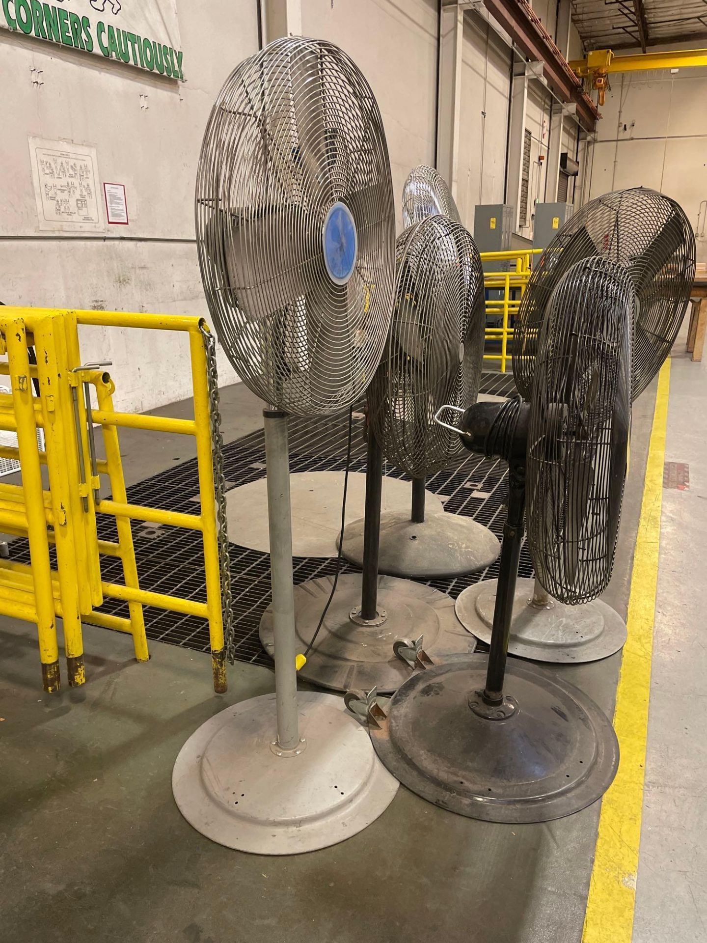 Lot of 6: Pedestal Fans - Image 3 of 6