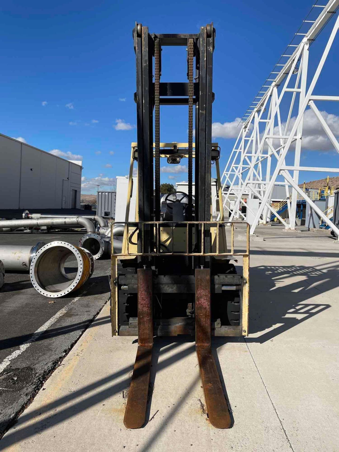 10,000 Lb. Hyster Model H100XM Forklift - Image 3 of 6