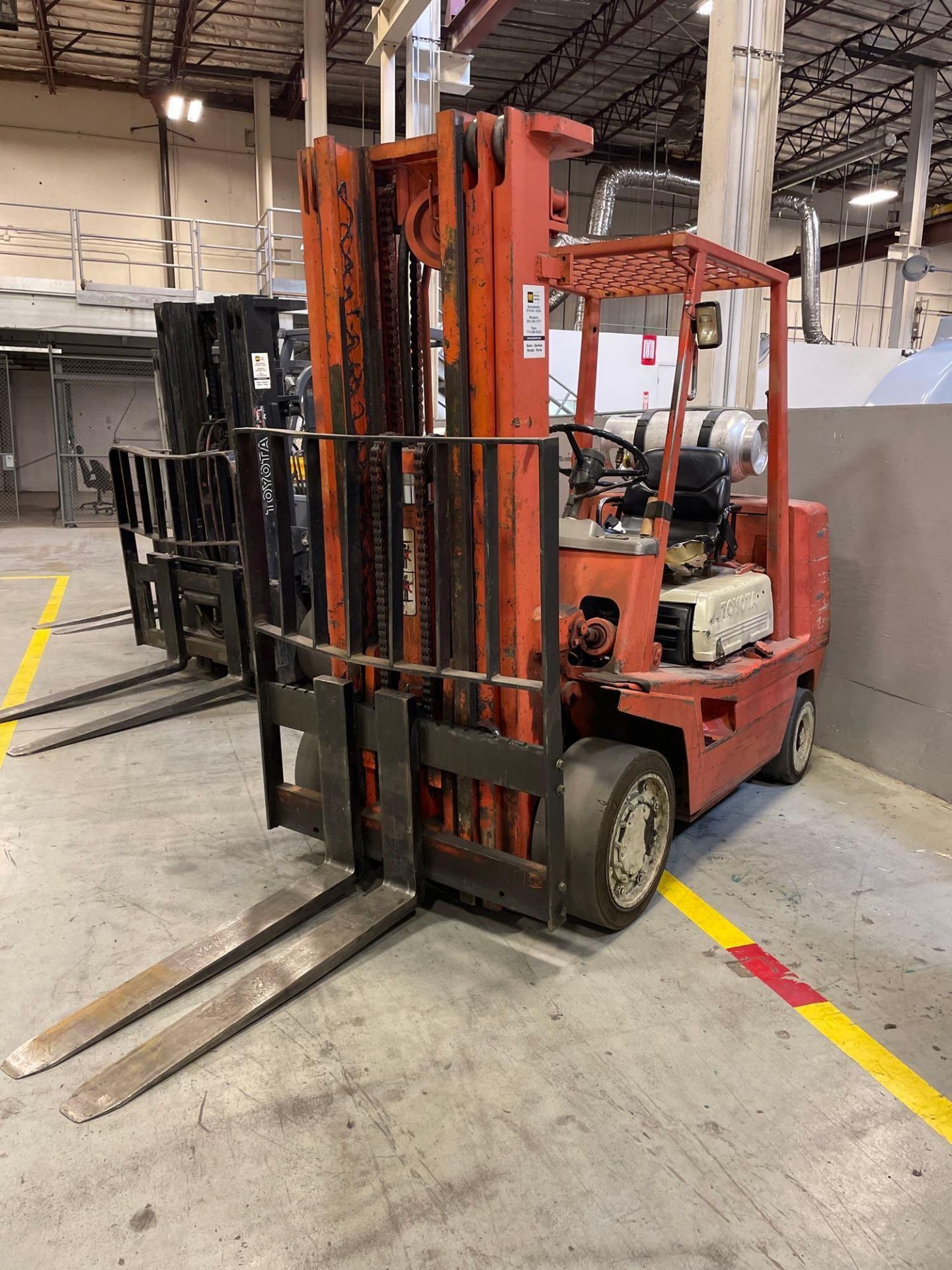 7000 Lb. Toyota Forklift - Image 9 of 9