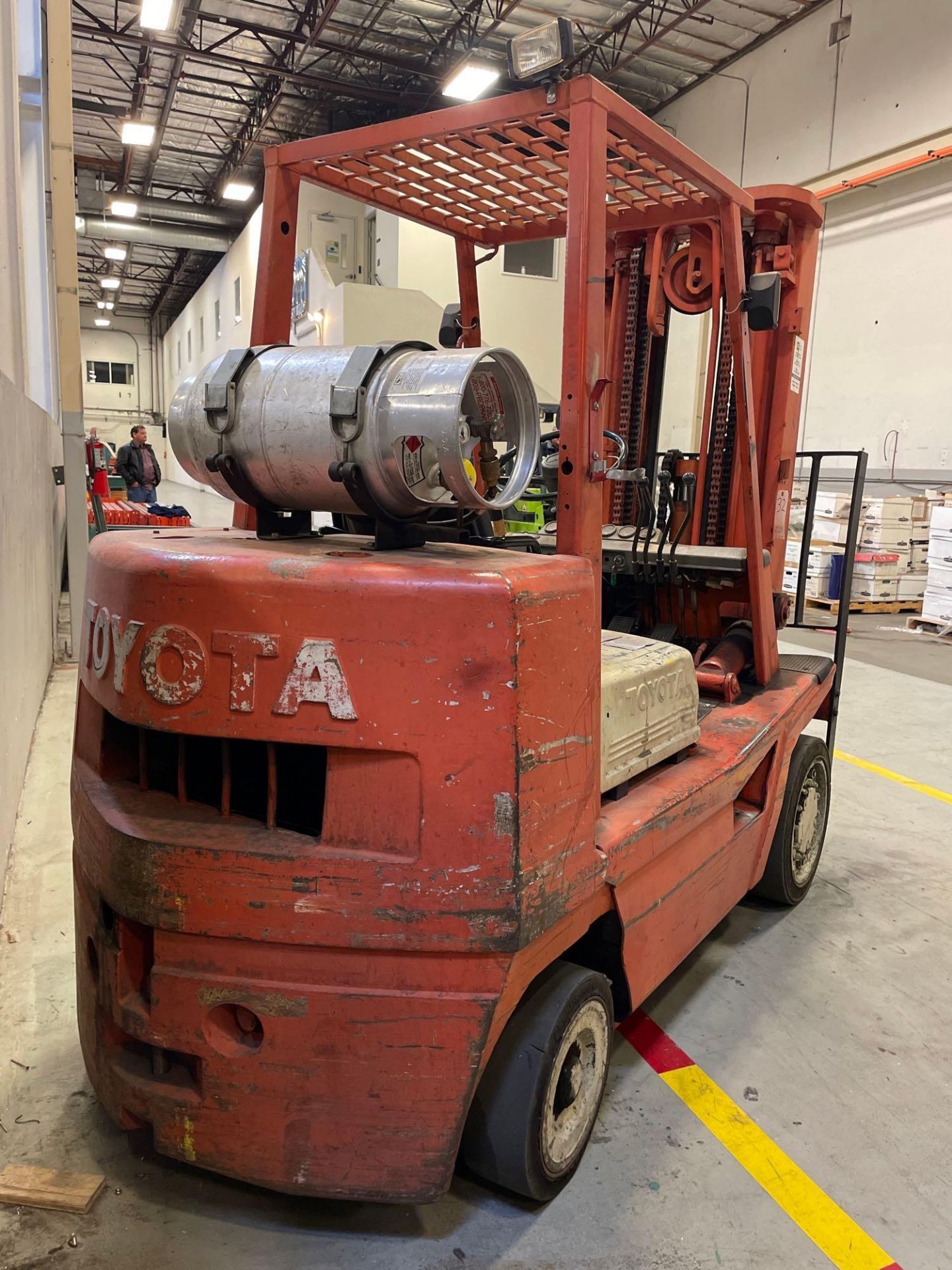 7000 Lb. Toyota Forklift - Image 4 of 9