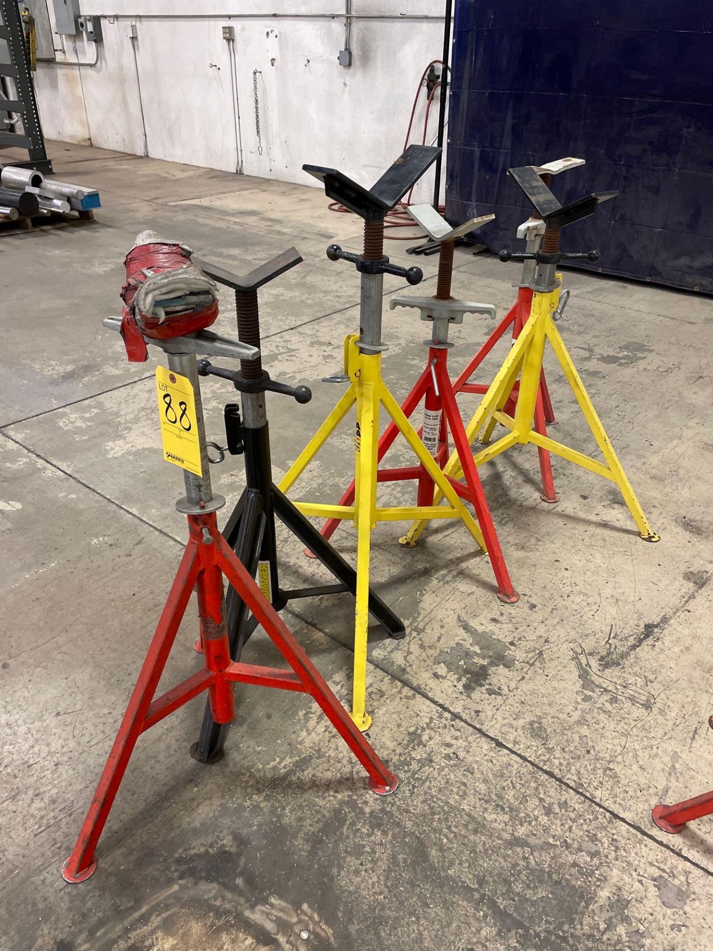 Lot of 6: "V" Stands