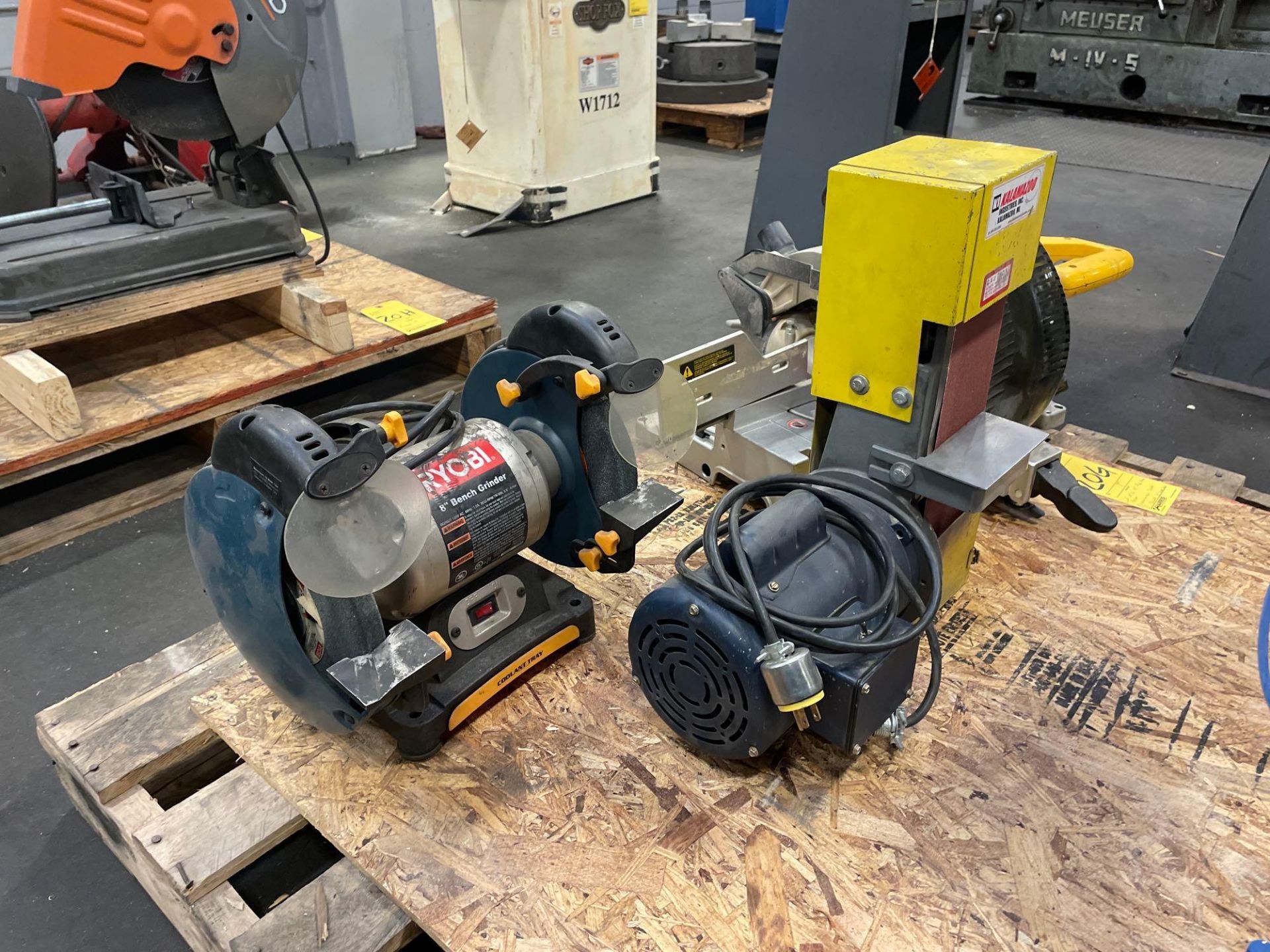 Lot of 3: (1) 8" Ryobi Bench Grinder, (1) Kalamazoo Bench Sander, (1) DeWalt 10" Wood Saw - Image 5 of 5