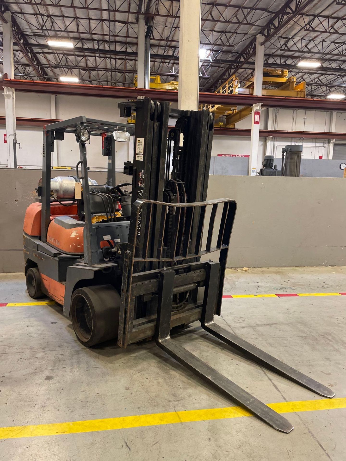 10,000 Lb. Toyota Model 52-6FGCU45 Forklift - Image 2 of 8