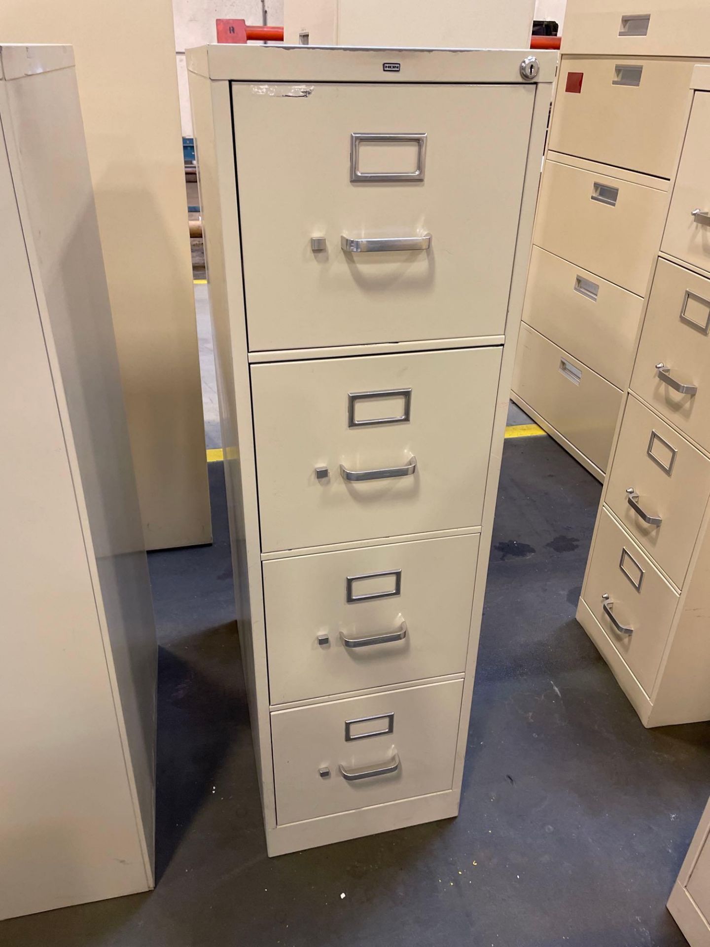 Lot of 5 Hon 4 Drawer File Cabinets: 25" X 15" X 52" - Image 5 of 5