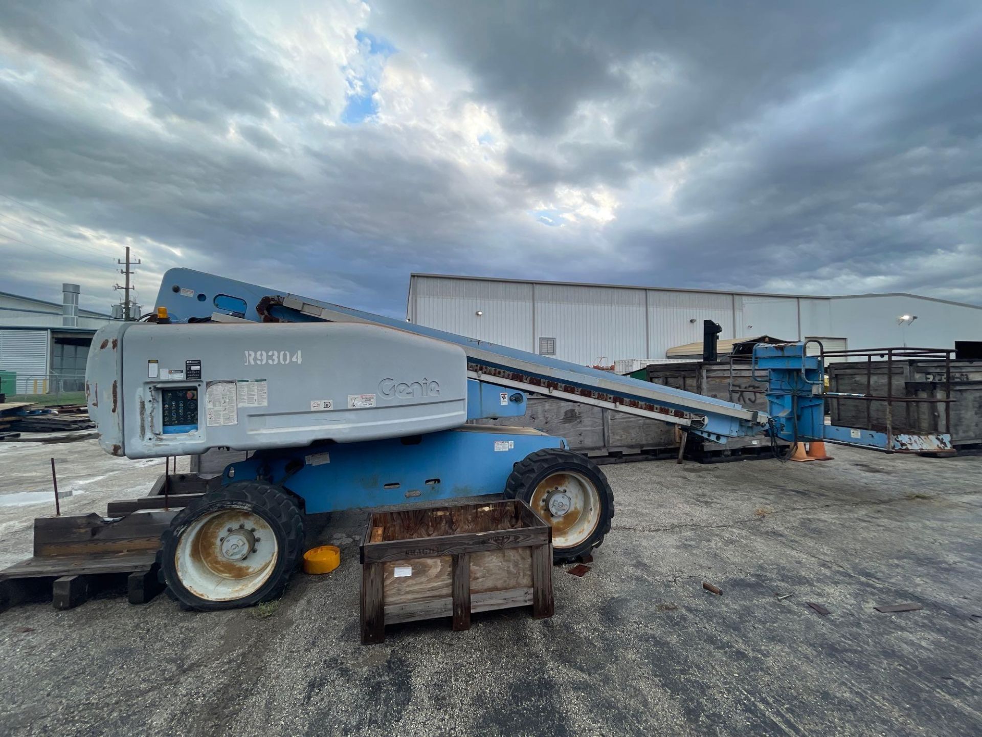 Genie S-60 Man Lift - Image 2 of 14