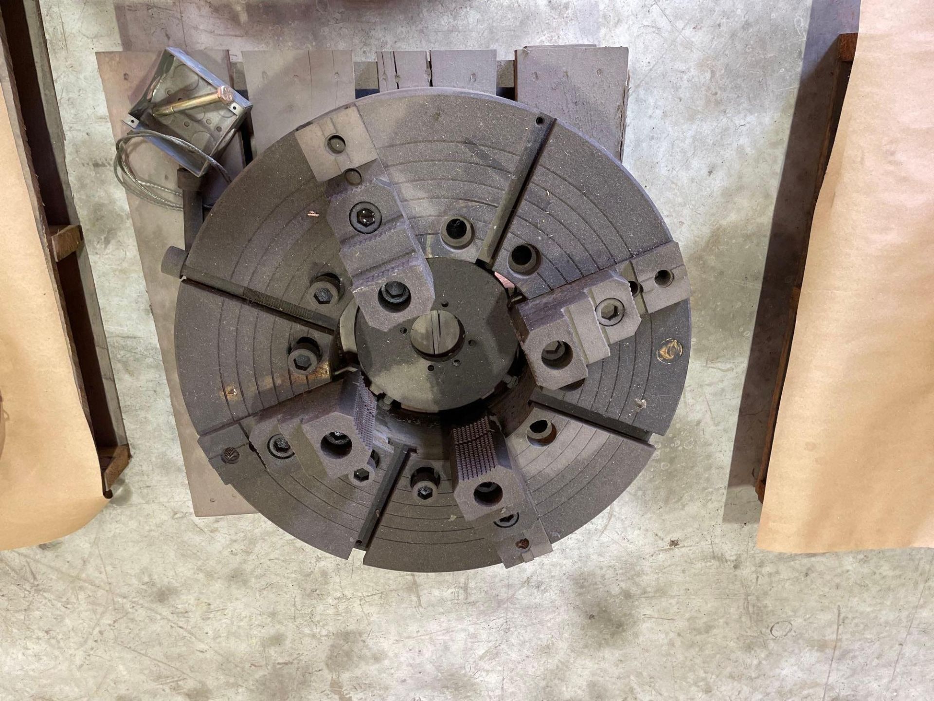 24” 4-Jaw Bison Chuck with 10-1/2” Thru-Hole