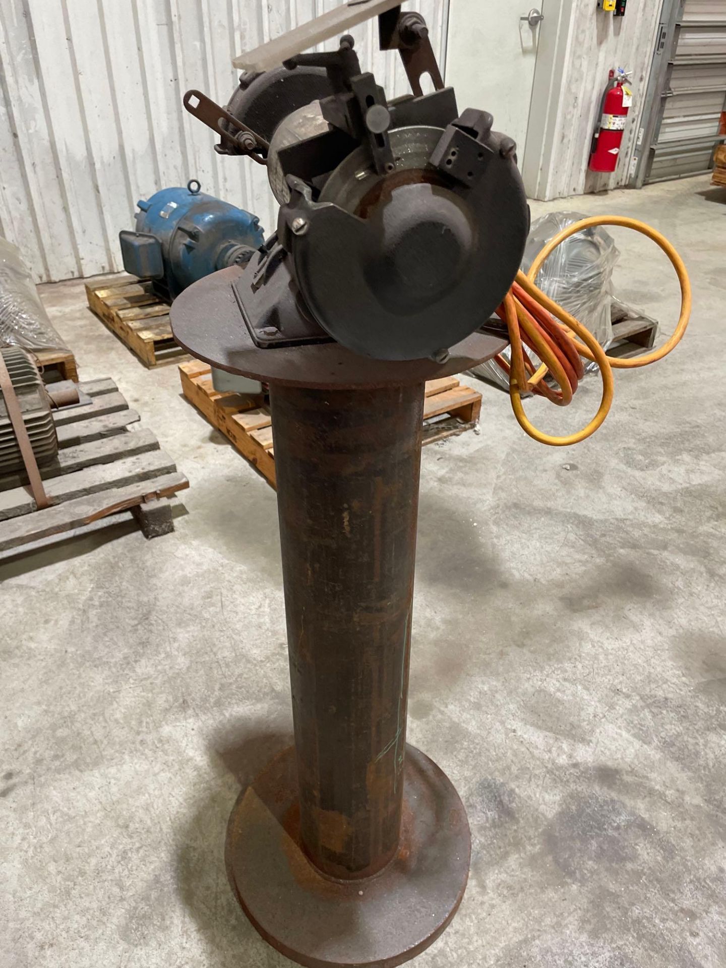 Diamond Ground Products Double End Grinder on Pedestal - Image 2 of 5
