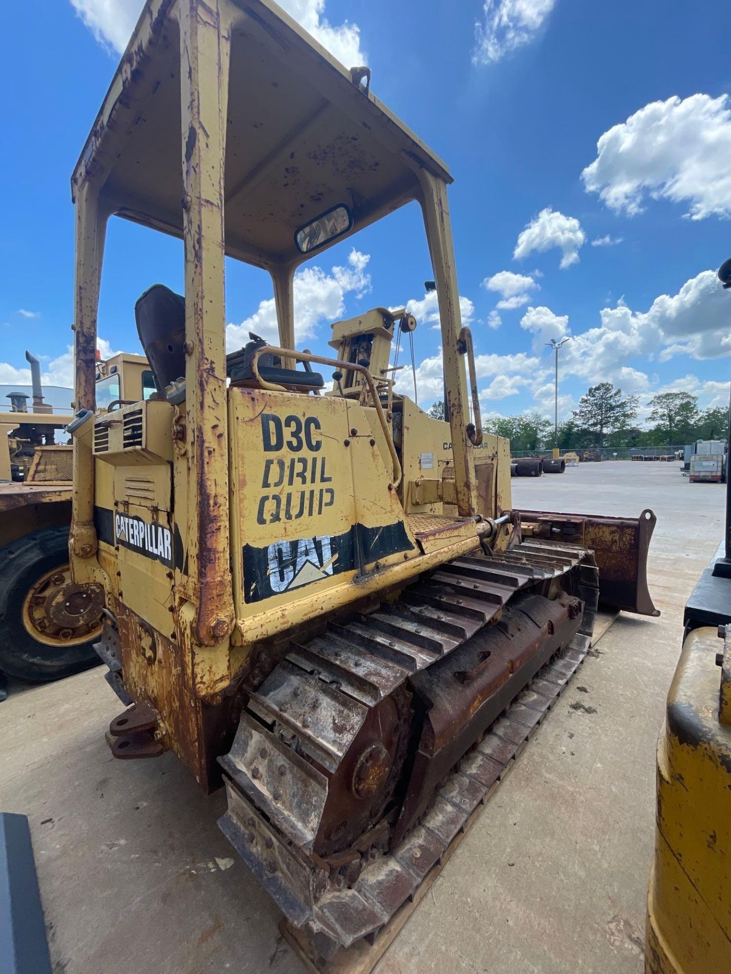 Caterpillar Model D3C Tracked Dozer - Image 5 of 15