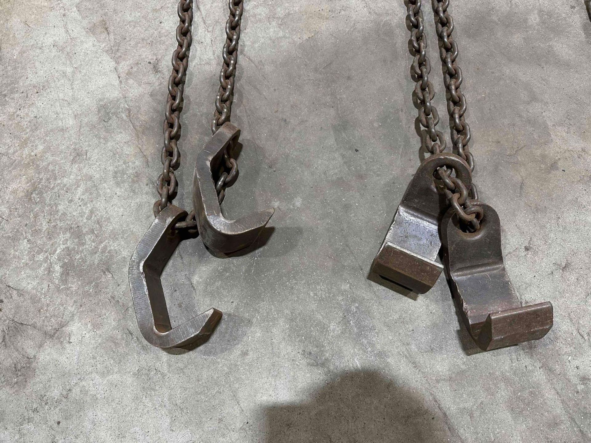 Lot of 2 Chains with H.D Hooks - Image 3 of 6