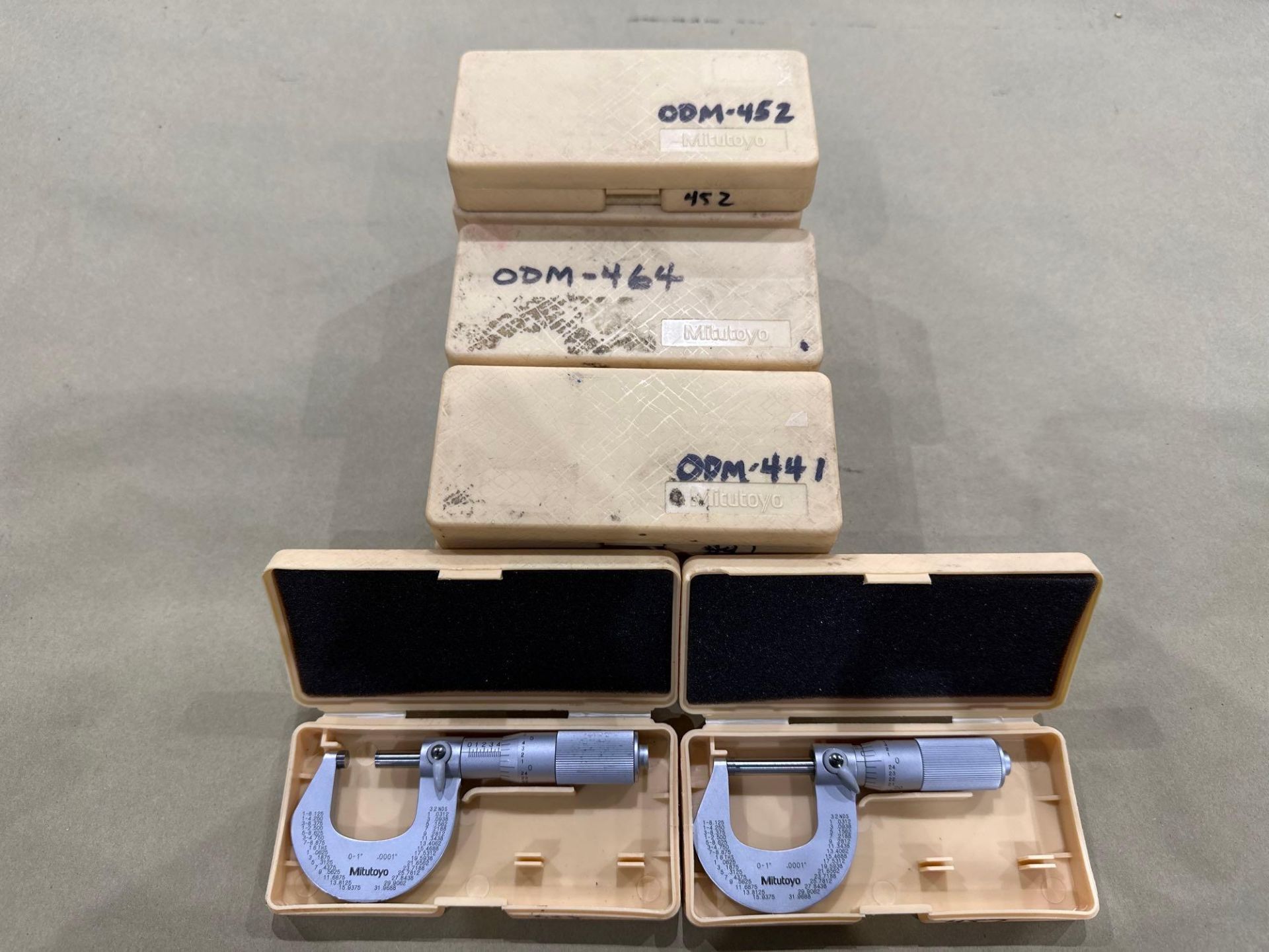 Lot of 12: Mitutoyo Mechanical OD Micrometer M225-1”, 0-1” Range, .0001” Graduation in plastic boxes