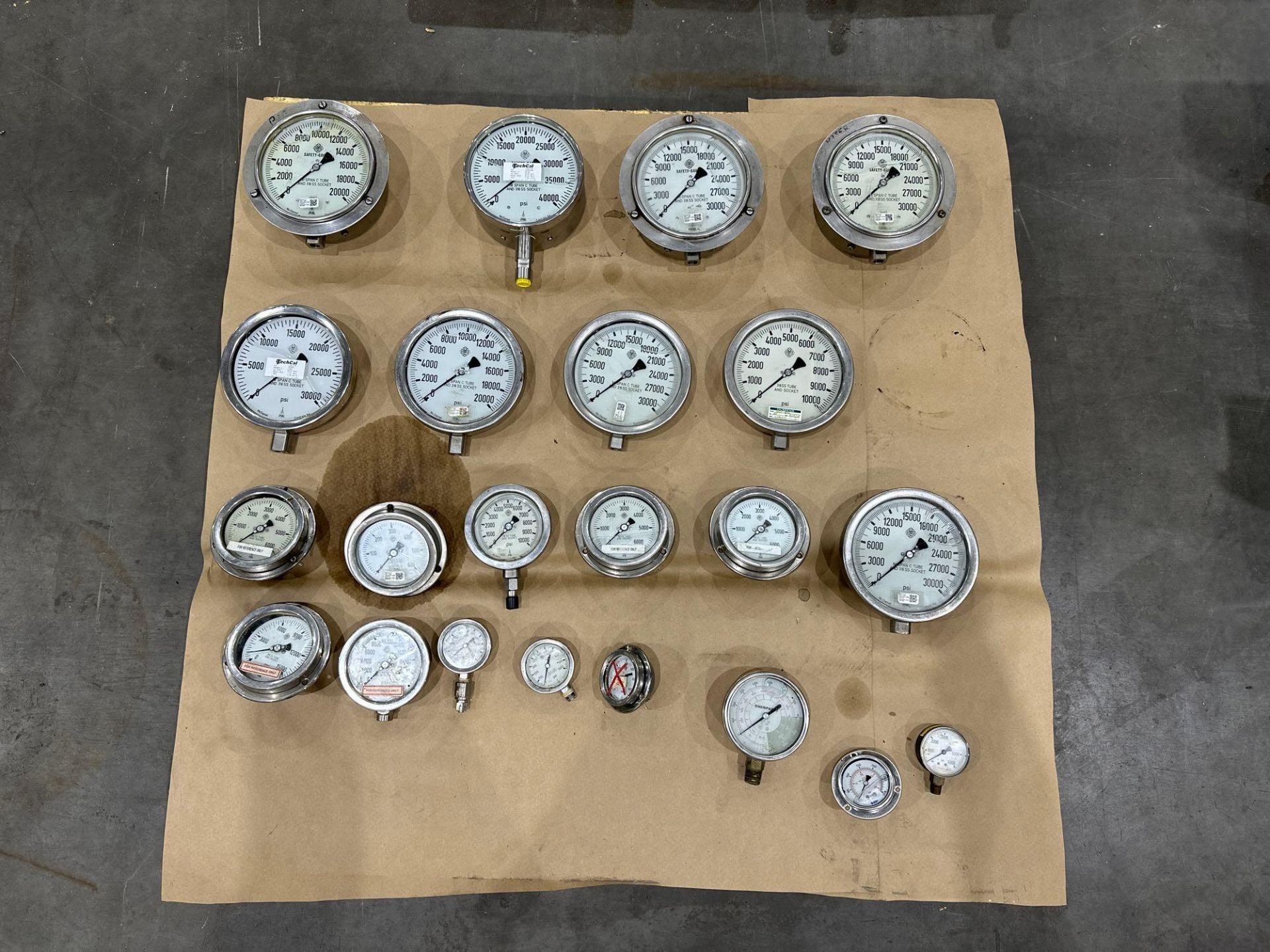 Pallet of Gauges. Various Brands, Various PSI. See Photo - Image 2 of 12