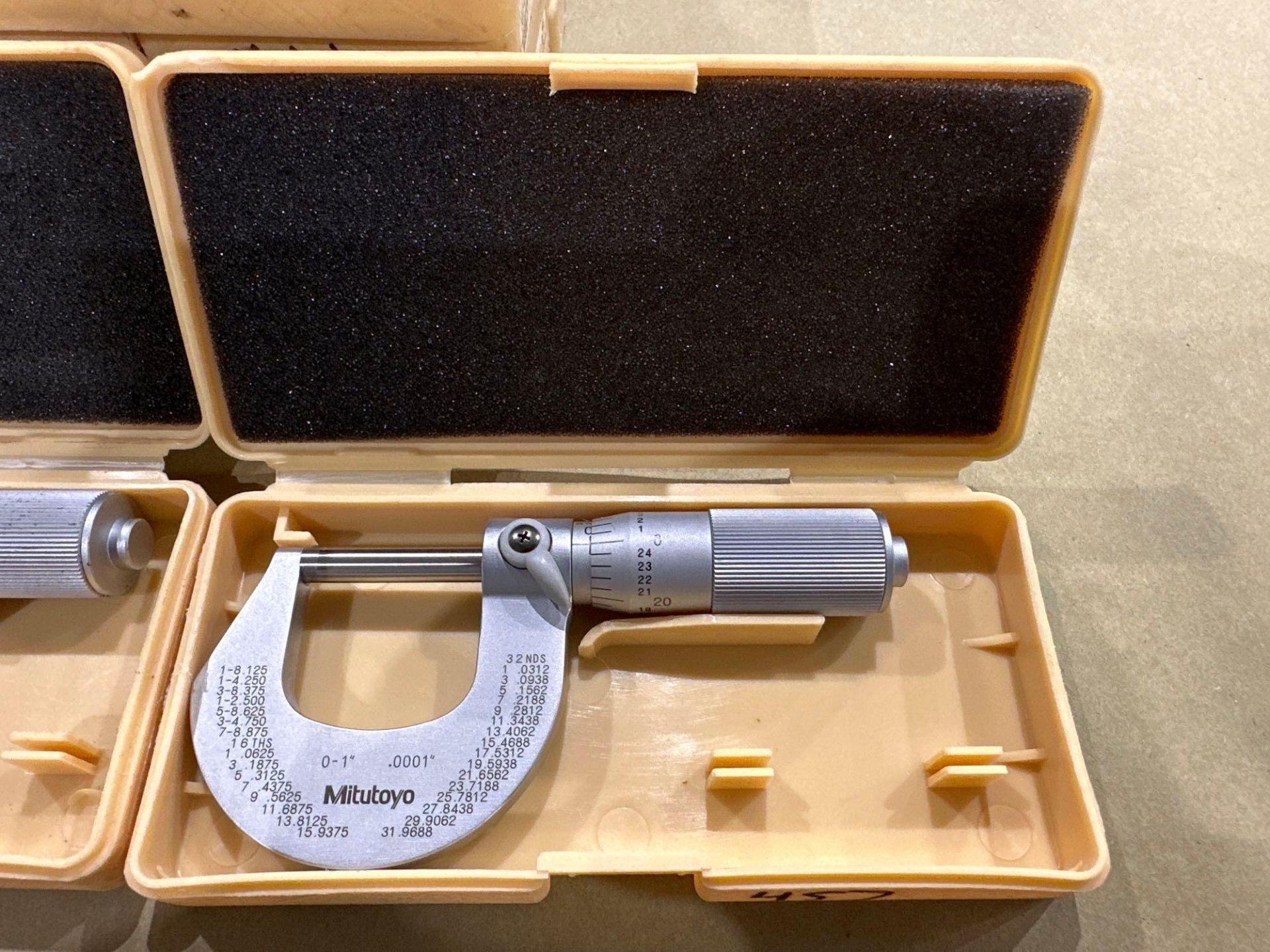 Lot of 12: Mitutoyo Mechanical OD Micrometer M225-1”, 0-1” Range, .0001” Graduation in plastic boxes - Image 4 of 6