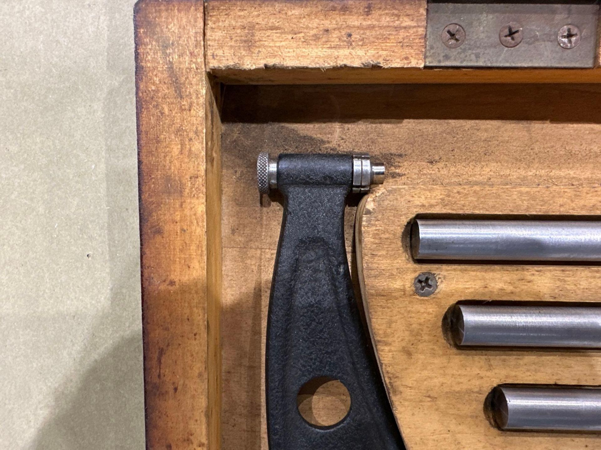 Starrett OD Micrometer Set No. 224,  12 to 16” range, with interchangeable anvils, in wood case - Image 5 of 8