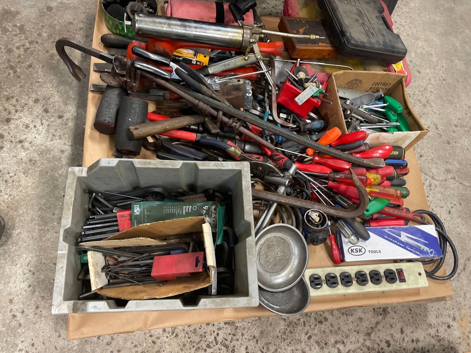 Pallet of Miscellaneous Shop Tools - Image 4 of 4