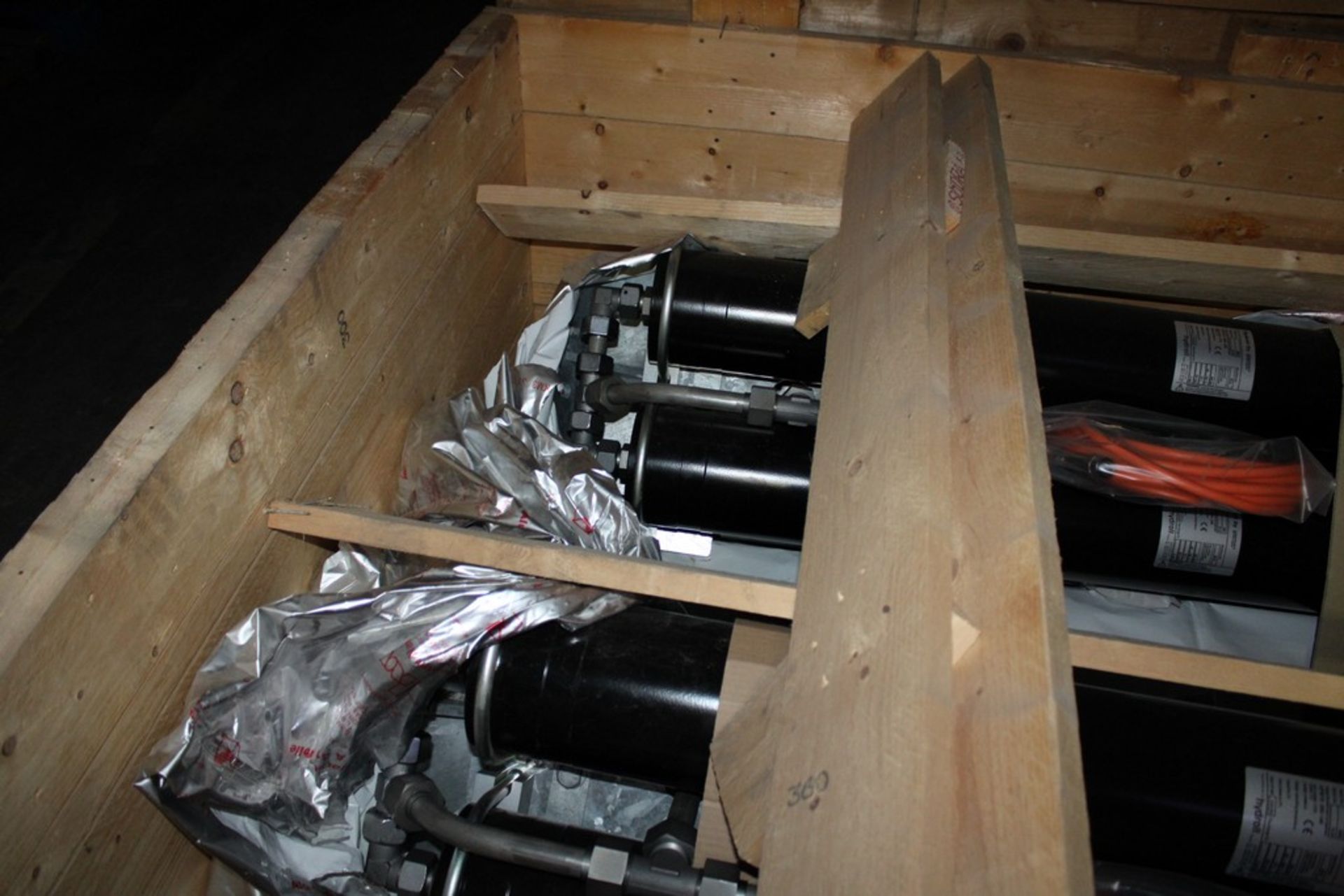 (2) HYDROLL / PMC SC 113738 0A PITCH AXIS CONTROLS / DEWIND D9.2 IN CRATE - Image 5 of 6