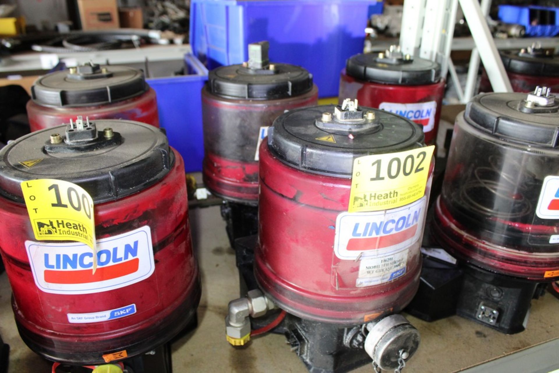 (2) LINCOLN MODEL P203-4XF0FETT ELECTRIC GREASE PUMPS