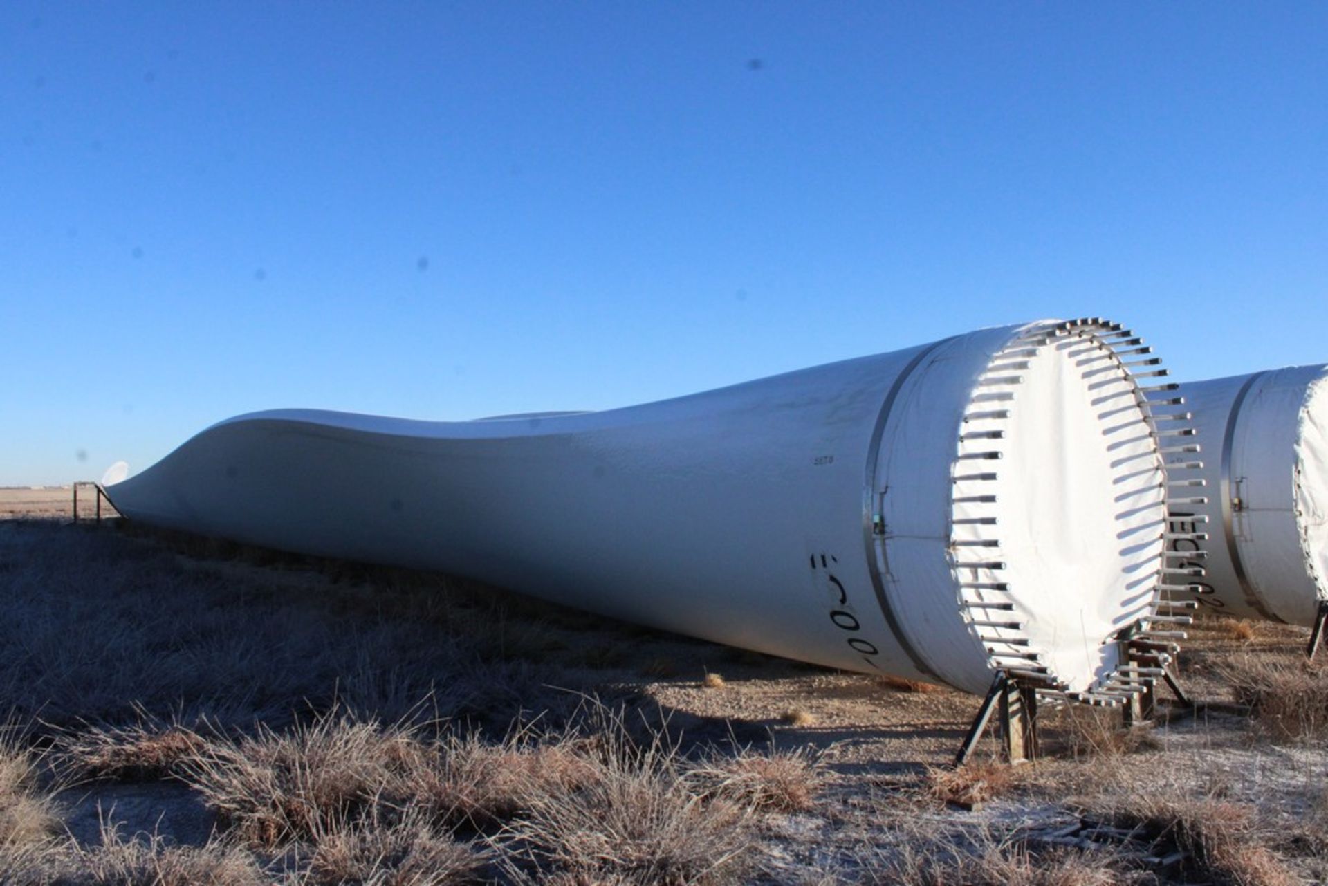 SET OF THREE TURBINE BLADES, OFFSITE LOCATION - Image 2 of 2