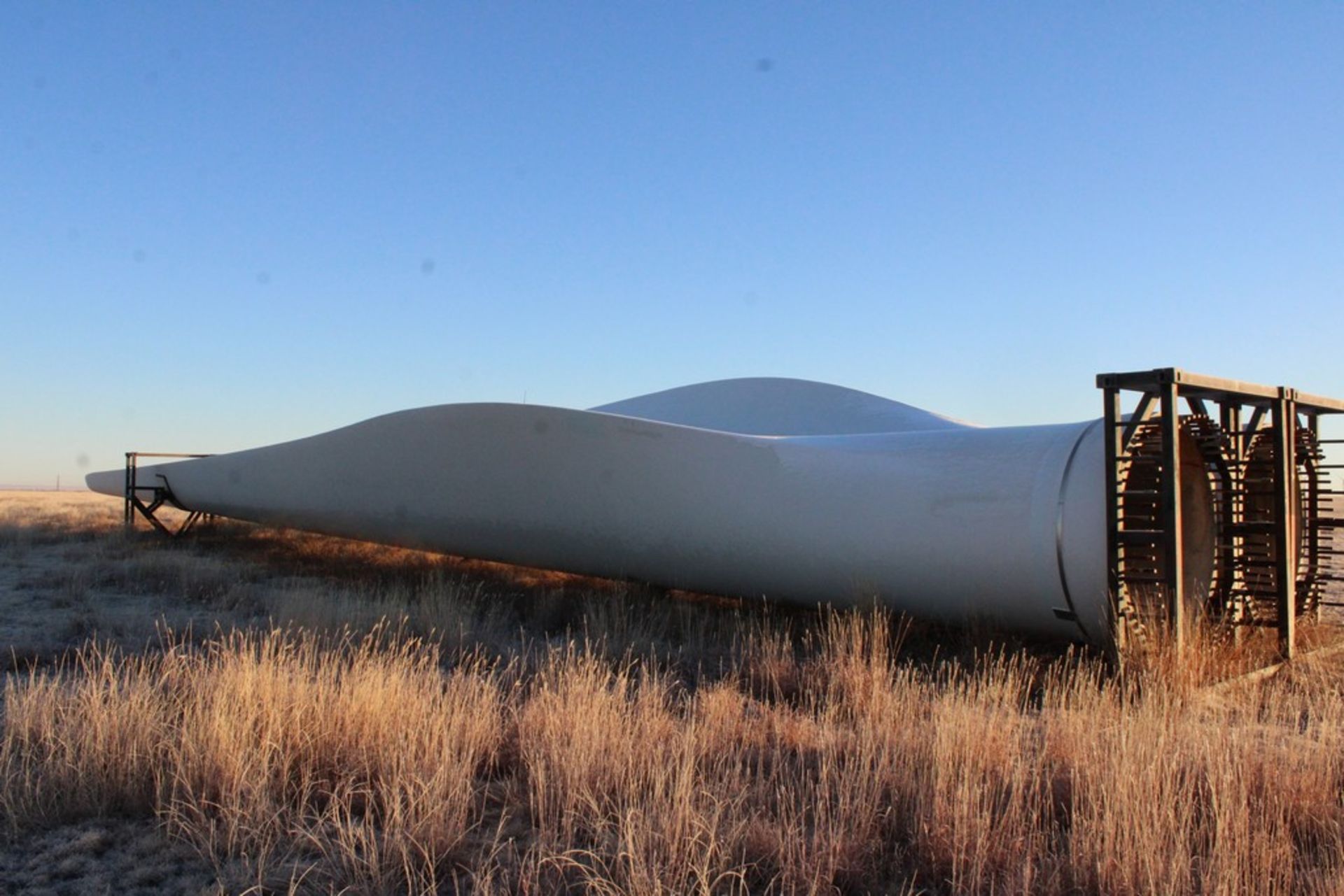 TWO TURBINE BLADES, OFFSITE LOCATION - Image 2 of 4